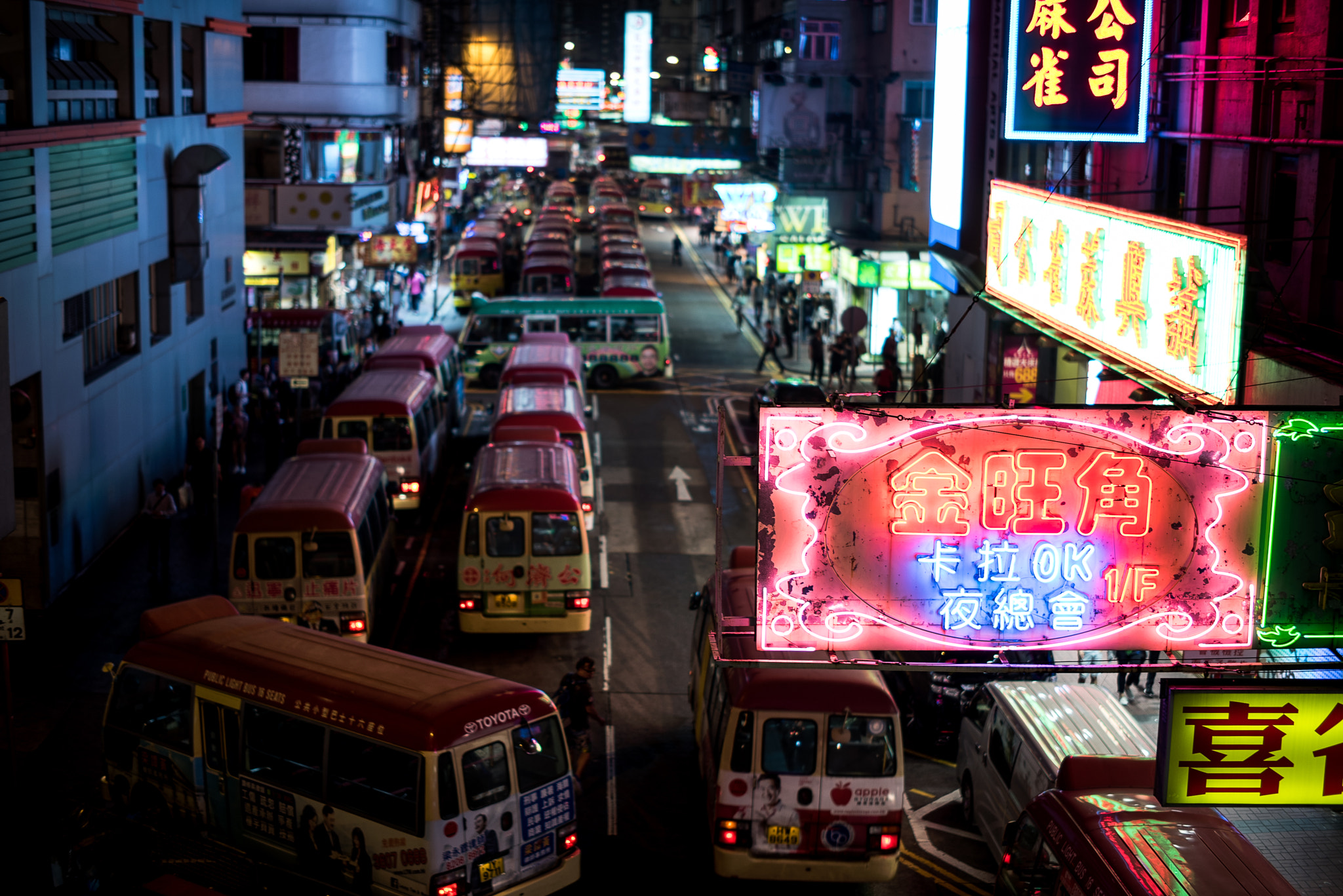 Nikon D810 + ZEISS Milvus 50mm F1.4 sample photo. Buses on the street photography