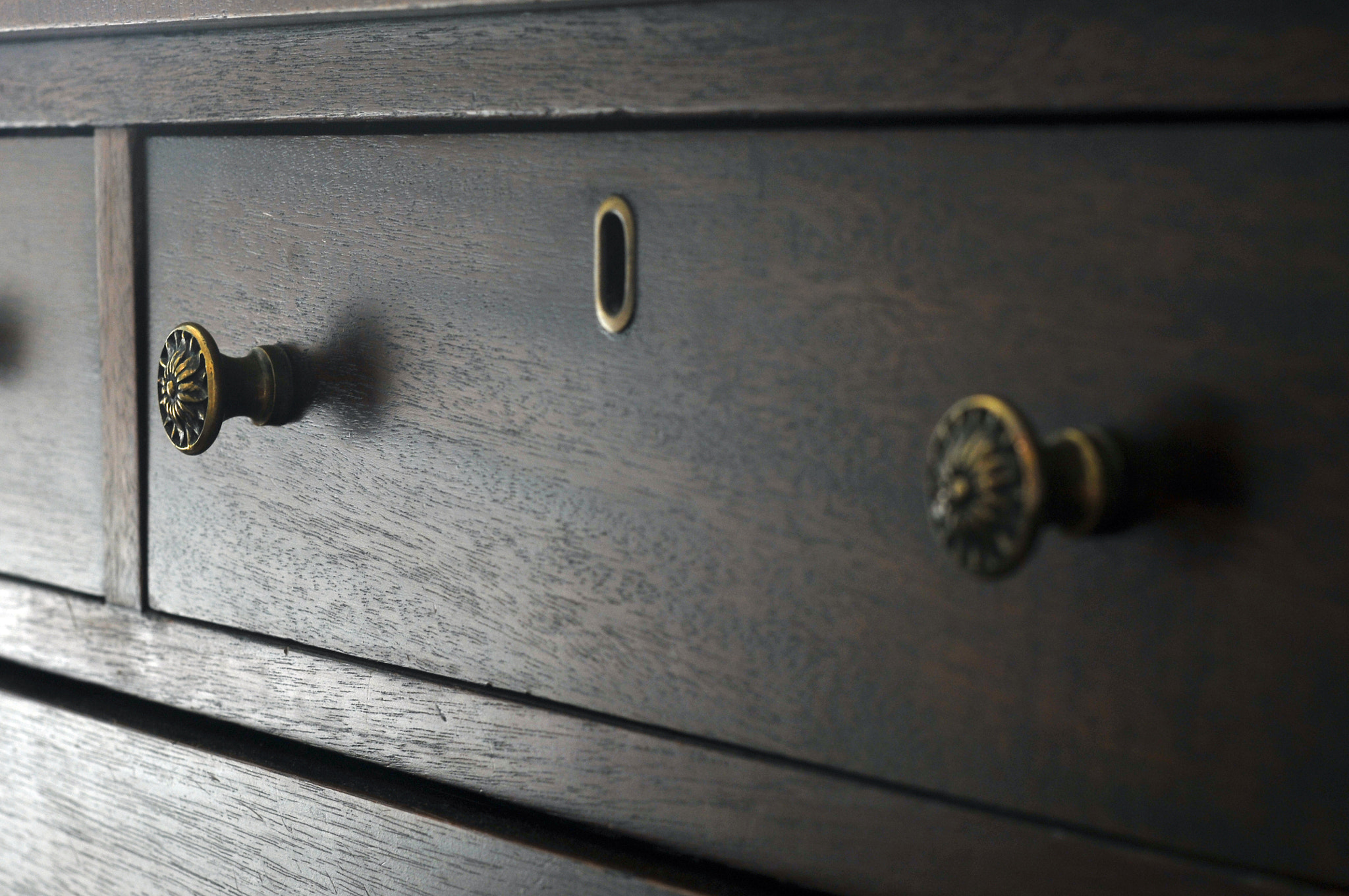 Nikon AF-S Micro-Nikkor 60mm F2.8G ED sample photo. Dresser knobs photography