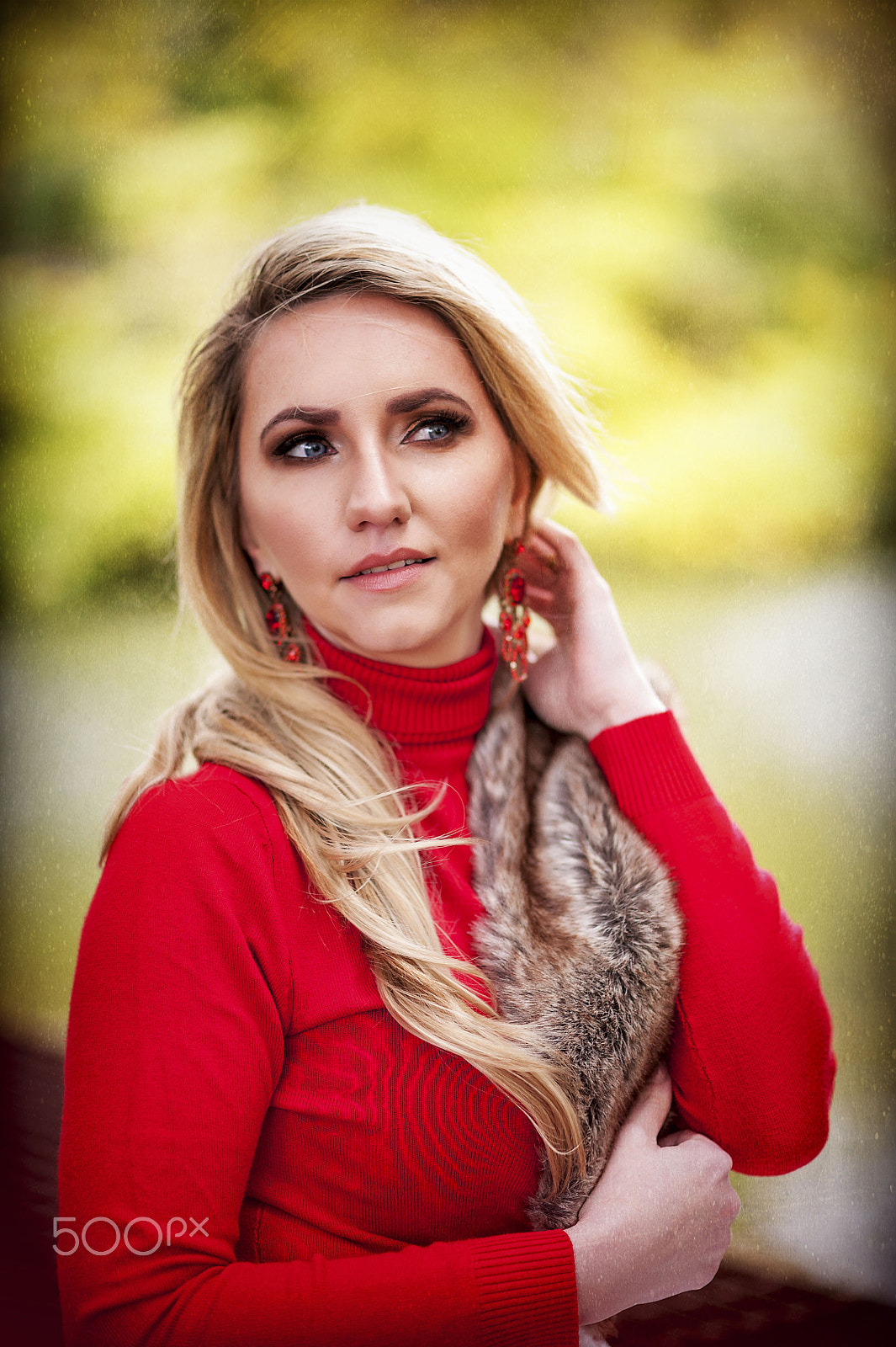 Nikon D3 + Nikon AF-S Nikkor 85mm F1.8G sample photo. Lady in red photography
