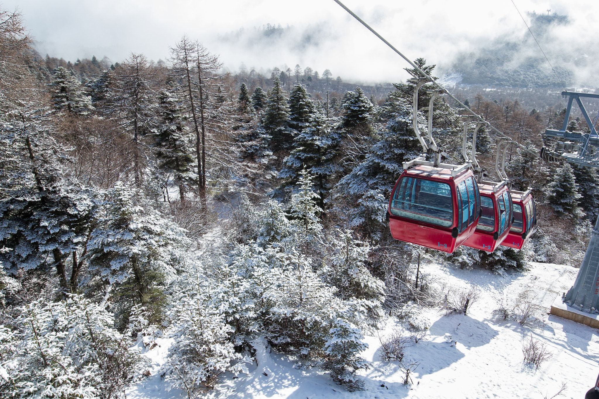 Canon EOS 60D + Canon EF 16-35mm F4L IS USM sample photo. Cableway photography