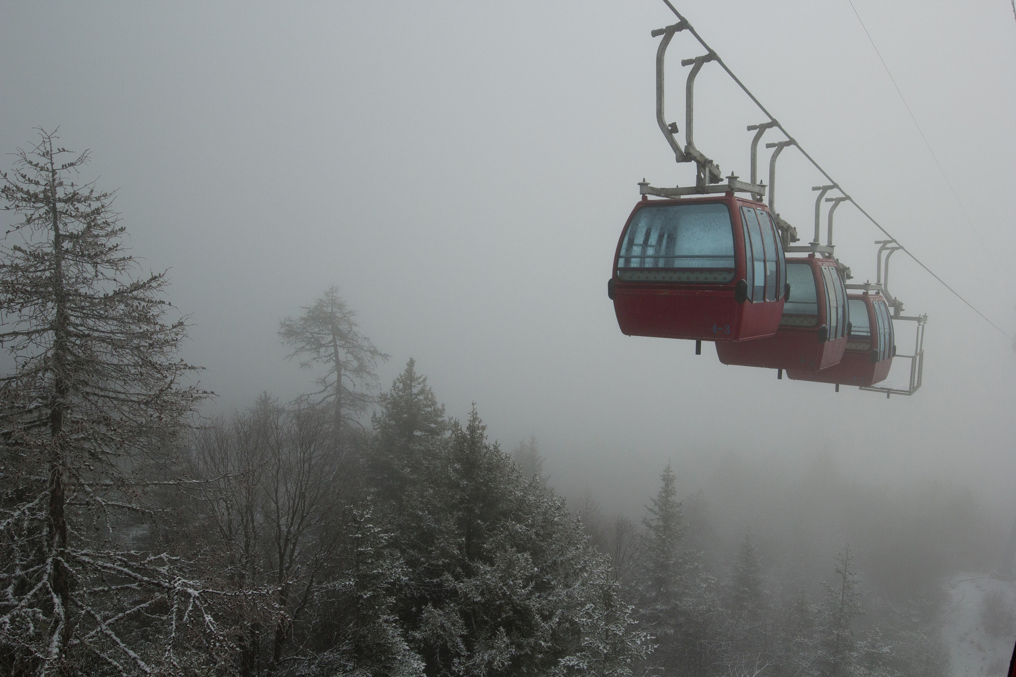 Canon EOS 60D + Canon EF 16-35mm F4L IS USM sample photo. Cableway photography