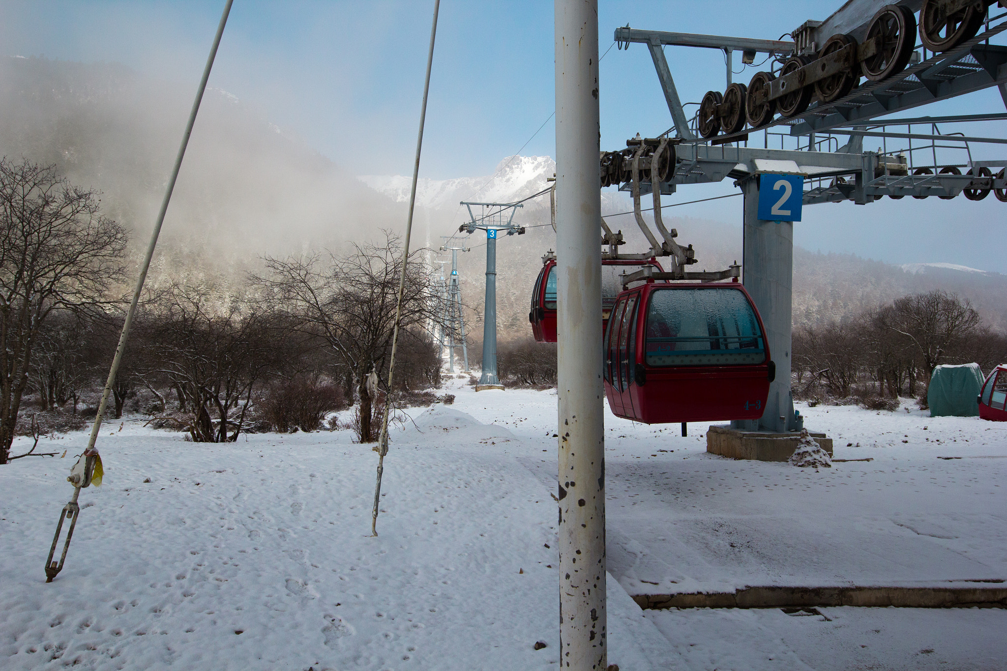 Canon EOS 60D + Canon EF 16-35mm F4L IS USM sample photo. Cableway photography