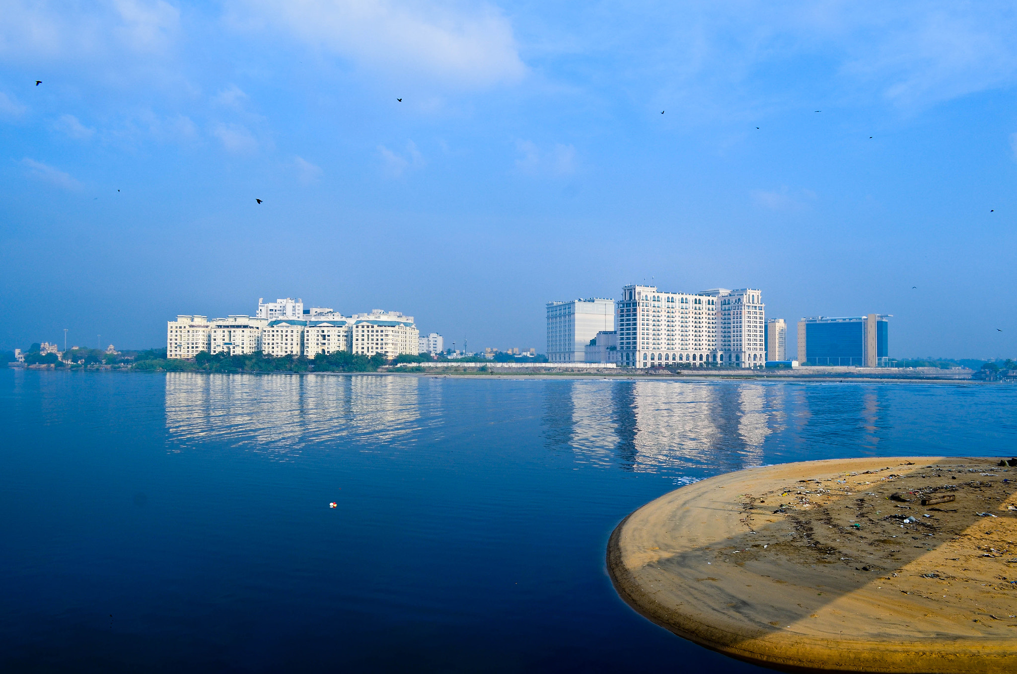 Nikon D5100 + Zeiss Milvus 35mm f/2 sample photo. My chennai :besant nagar broken bridge photography