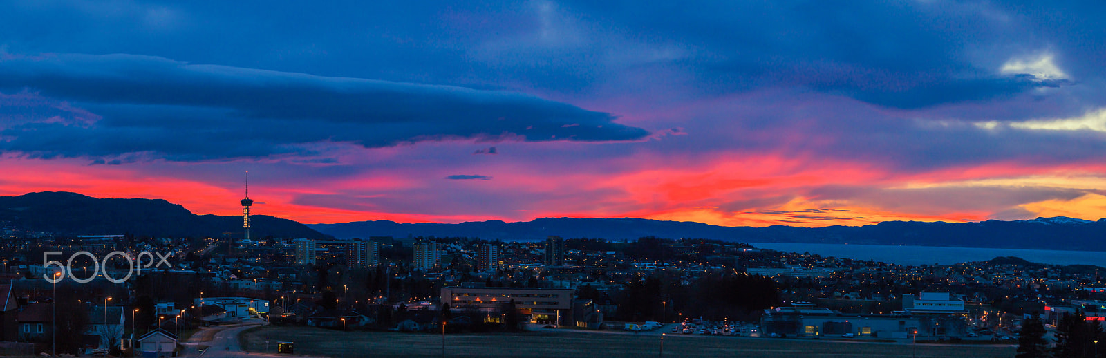 Sony 70-400mm F4-5.6 G SSM II sample photo. Sunset over trondheim photography