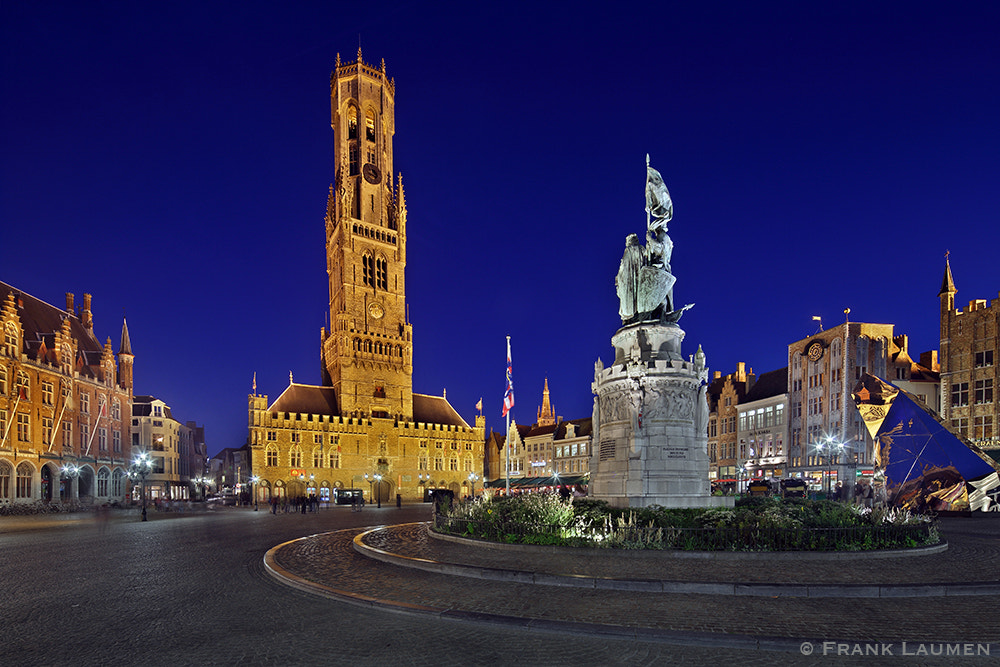 Canon EOS 5DS + Canon TS-E 17mm F4L Tilt-Shift sample photo. Brugge 01 - market place (grote markt) with belfried photography