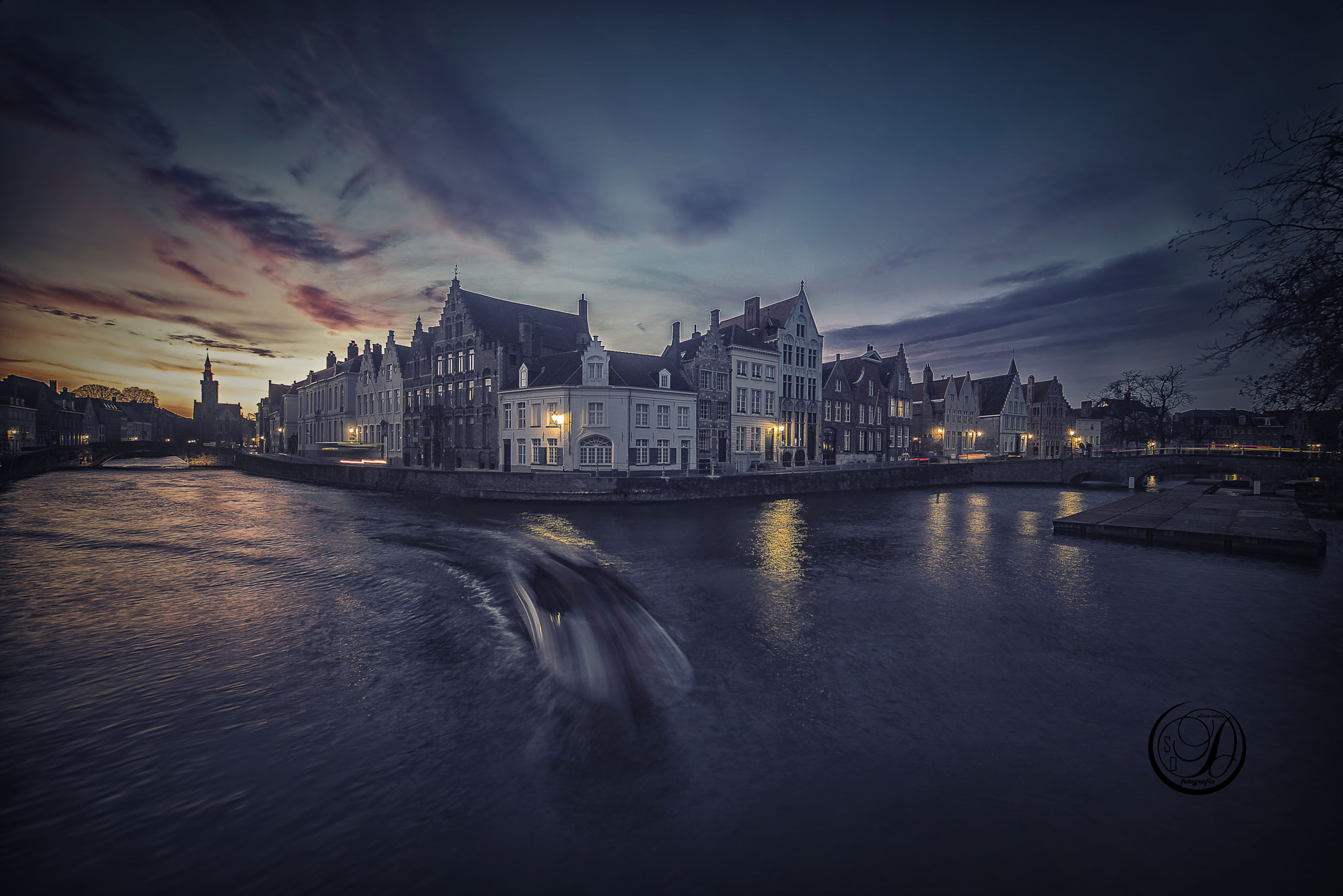 Sigma 12-24mm F4.5-5.6 EX DG Aspherical HSM sample photo. Sunset in bruges photography