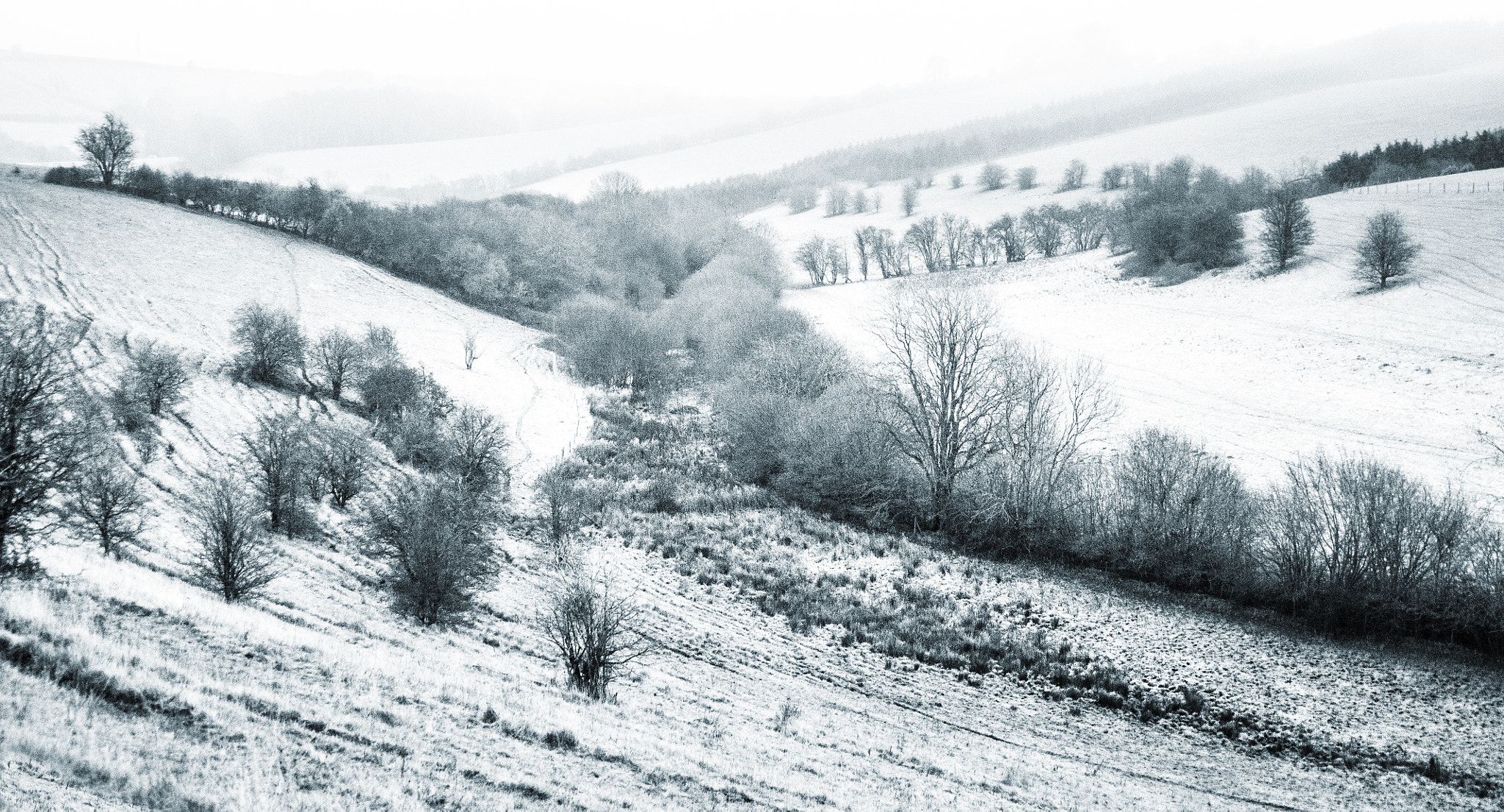 Sony Alpha DSLR-A700 sample photo. Winding, cotswolds, gloucestershire photography