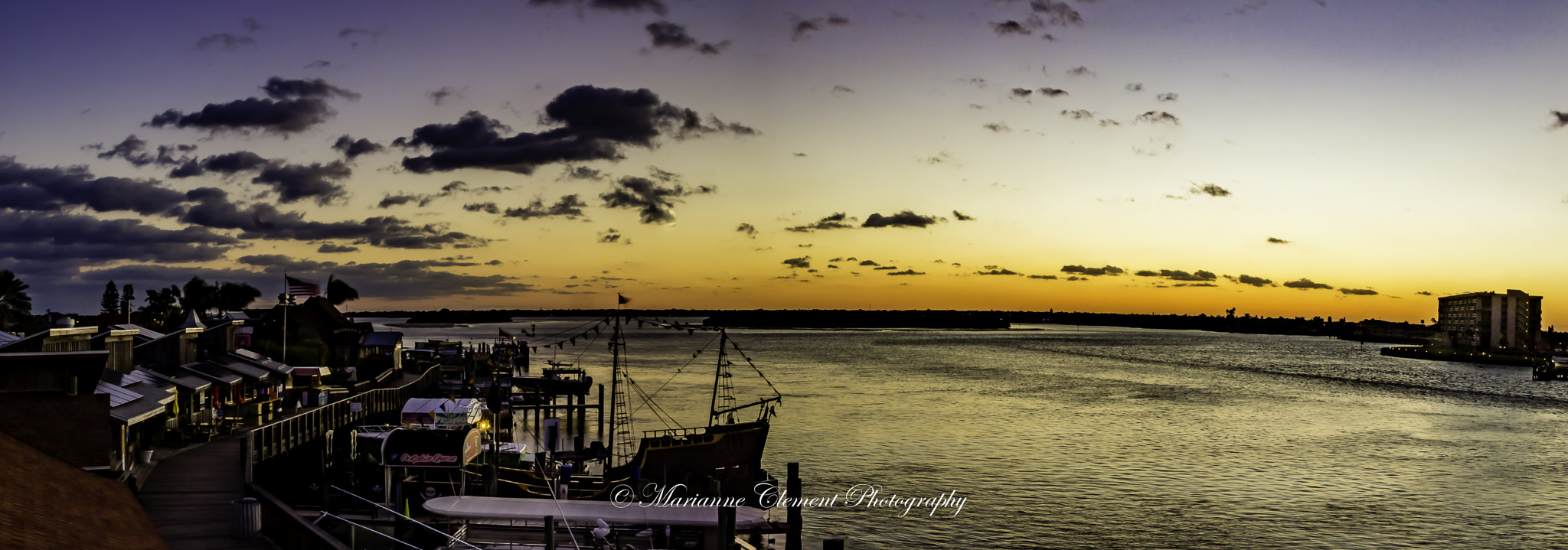 Canon EOS 1200D (EOS Rebel T5 / EOS Kiss X70 / EOS Hi) sample photo. Johns pass boardwalk at sunrise photography