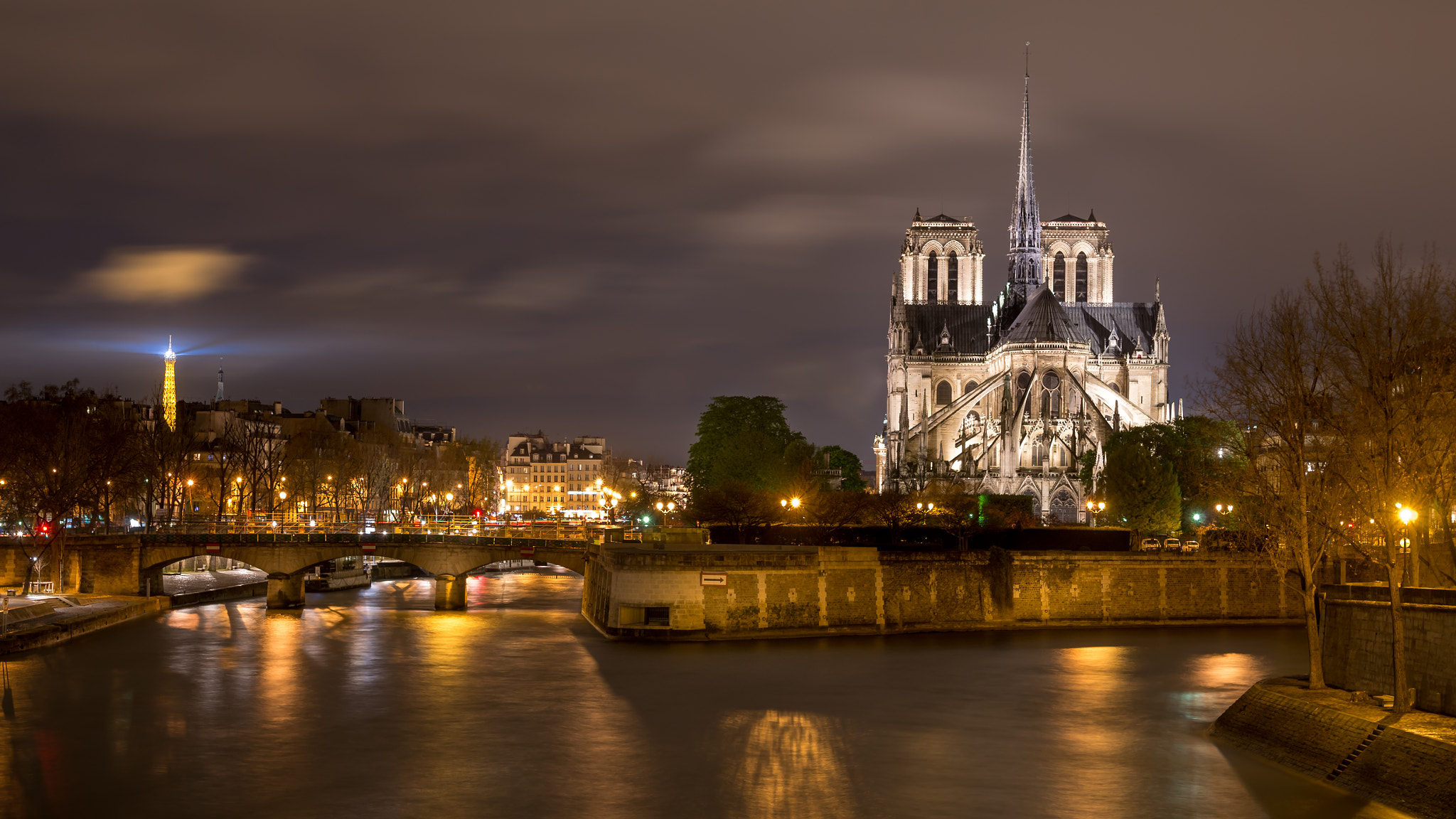 Pentax K-5 II + Tamron AF 28-75mm F2.8 XR Di LD Aspherical (IF) sample photo. Notre-dame de paris photography