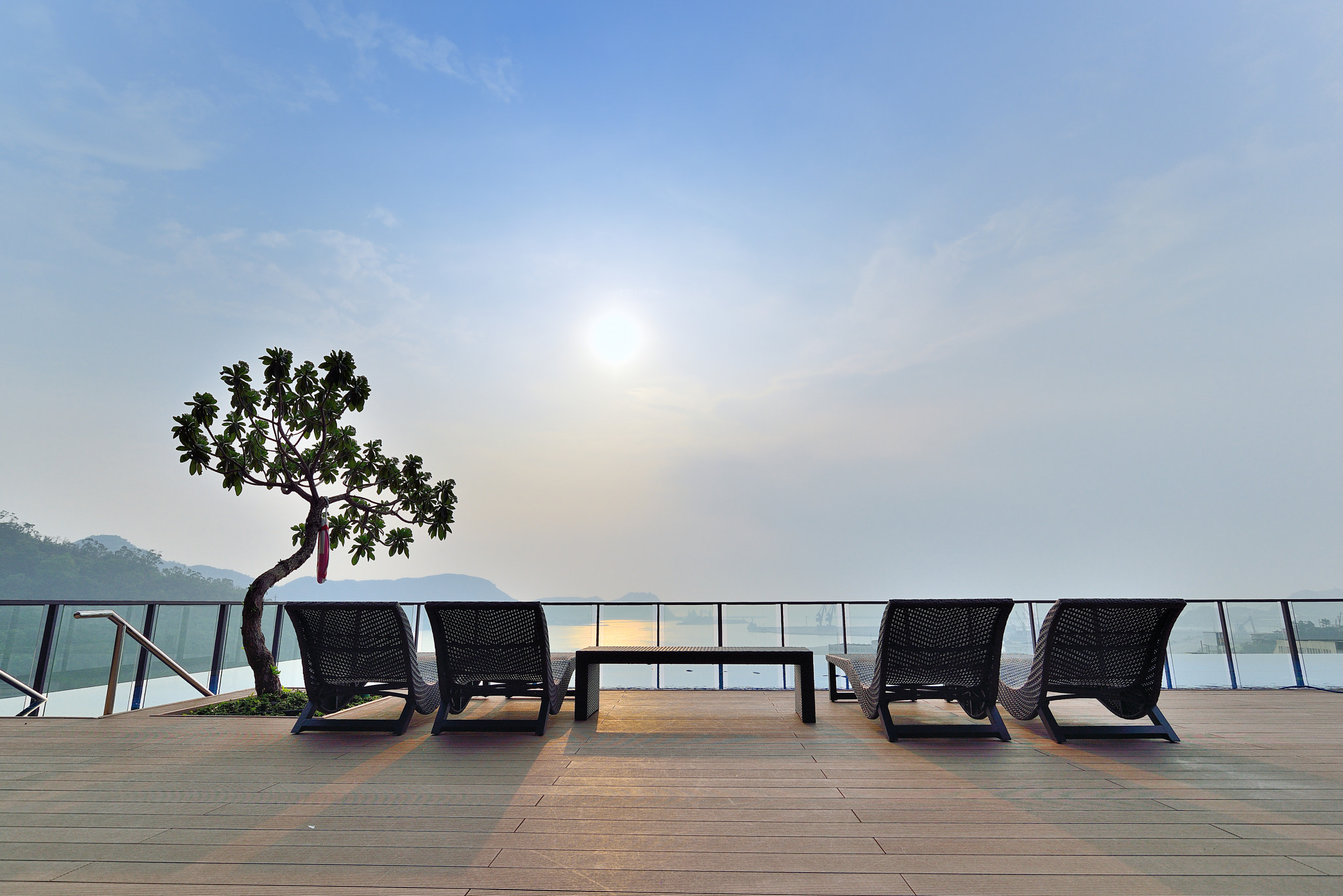 Nikon AF-S Nikkor 18-35mm F3.5-4.5G ED sample photo. Lakeshore hotel roof photography
