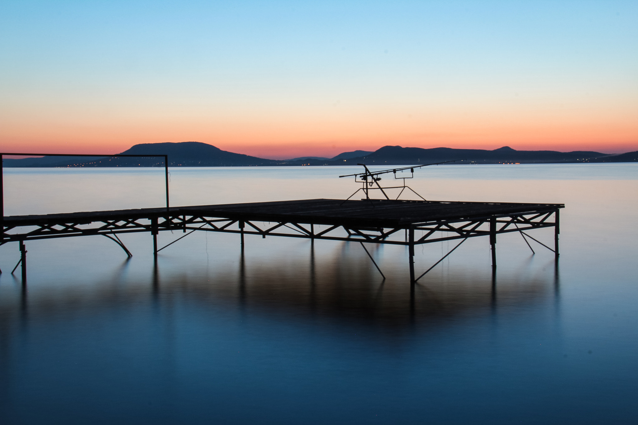 Canon EOS 550D (EOS Rebel T2i / EOS Kiss X4) + Canon EF-S 18-200mm F3.5-5.6 IS sample photo. Lake balaton photography