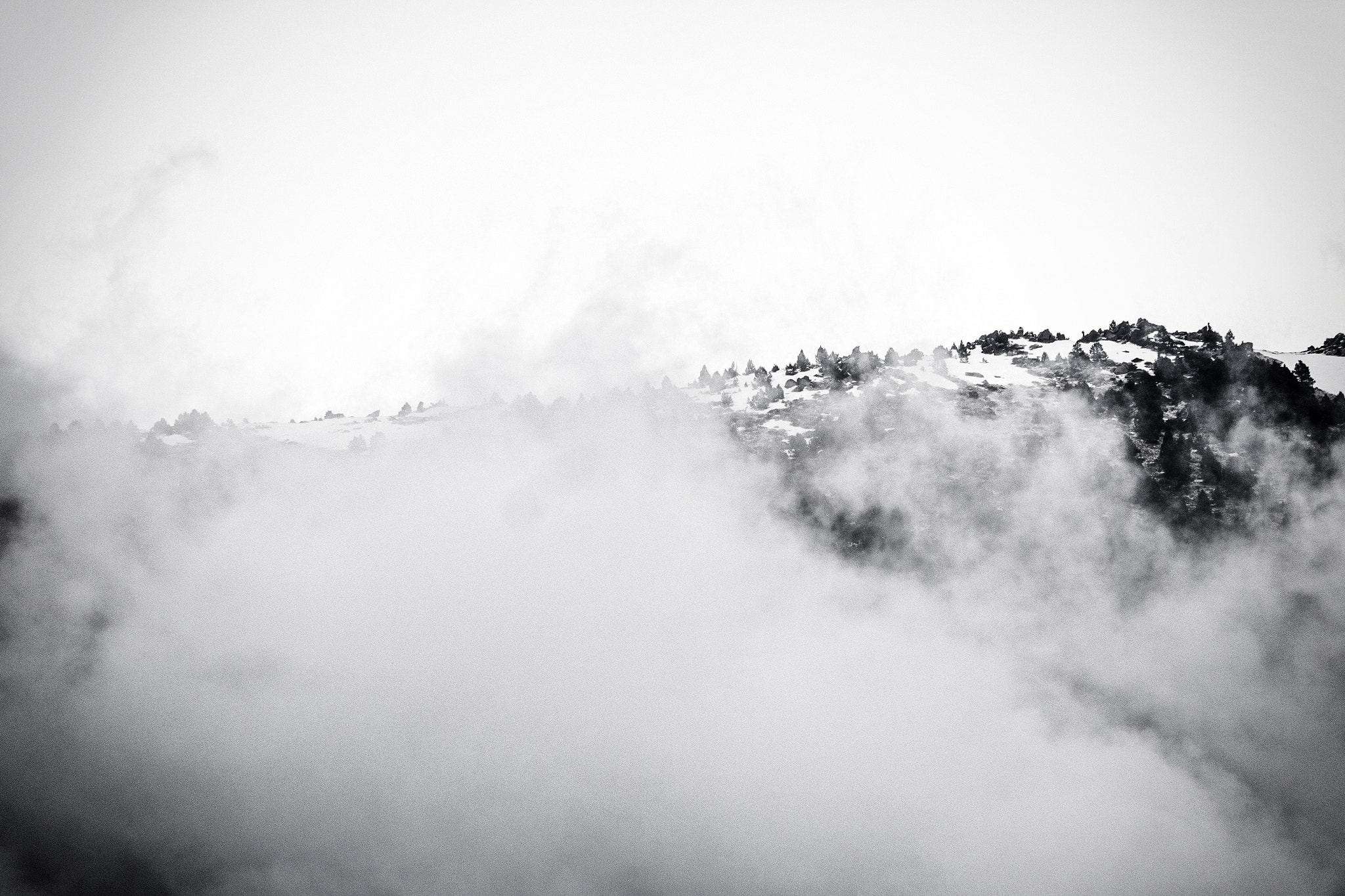 Olympus OM-D E-M10 II sample photo. Entre las nubes photography