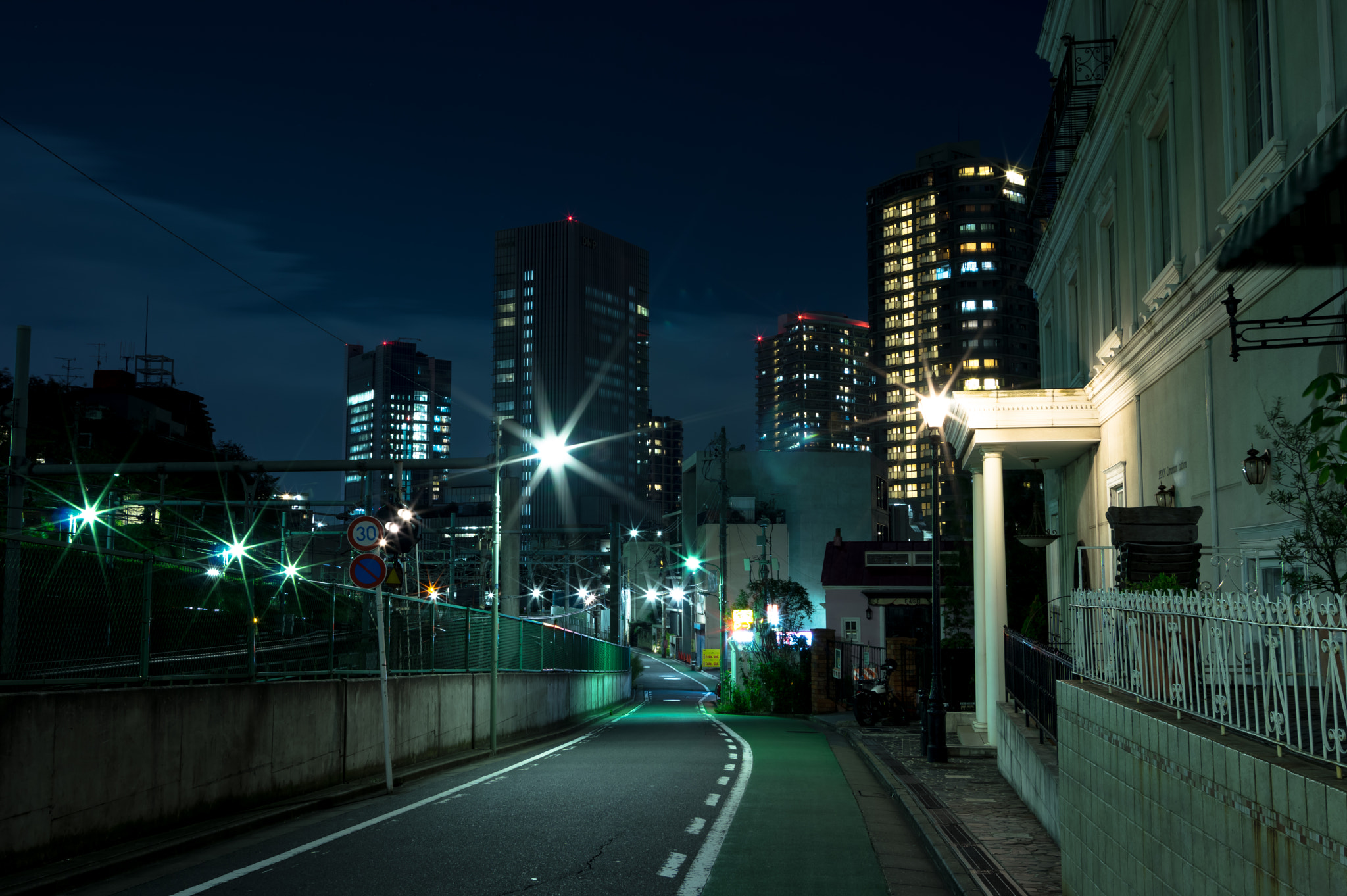 Pentax smc DA 12-24mm F4.0 ED AL (IF) sample photo. Sparkling silver lights photography