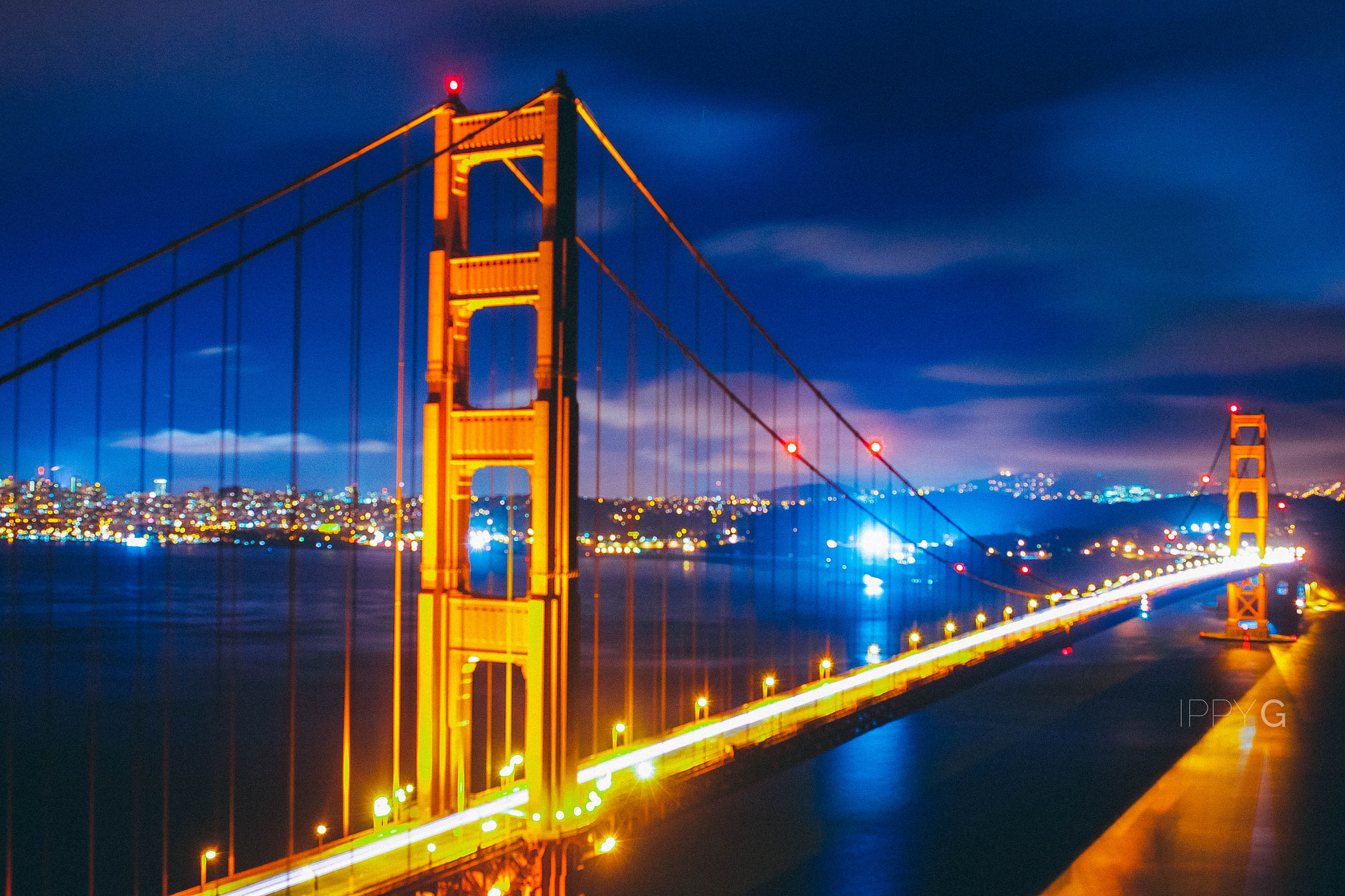 Canon EF 24mm F2.8 IS USM sample photo. Golden gate with golden streets photography