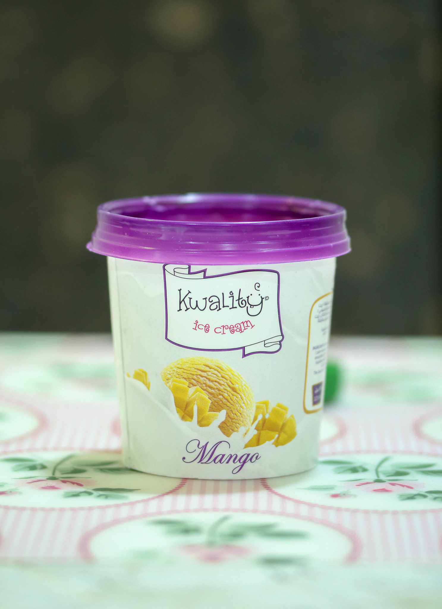 Sigma 105mm F2.8 EX DG OS HSM sample photo. Ice cream photography