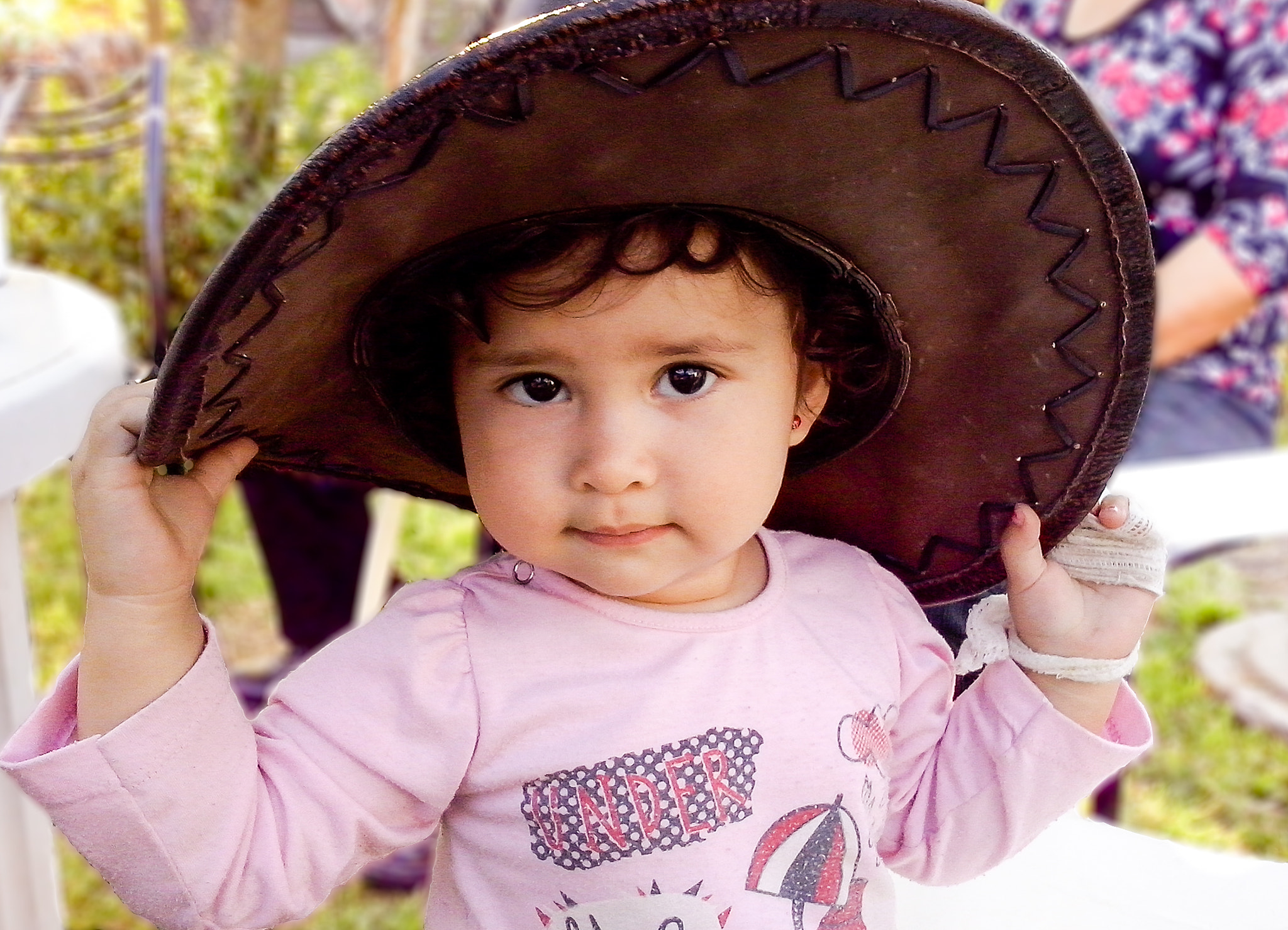 LG OPTIMUS L5 II sample photo. Hat photography