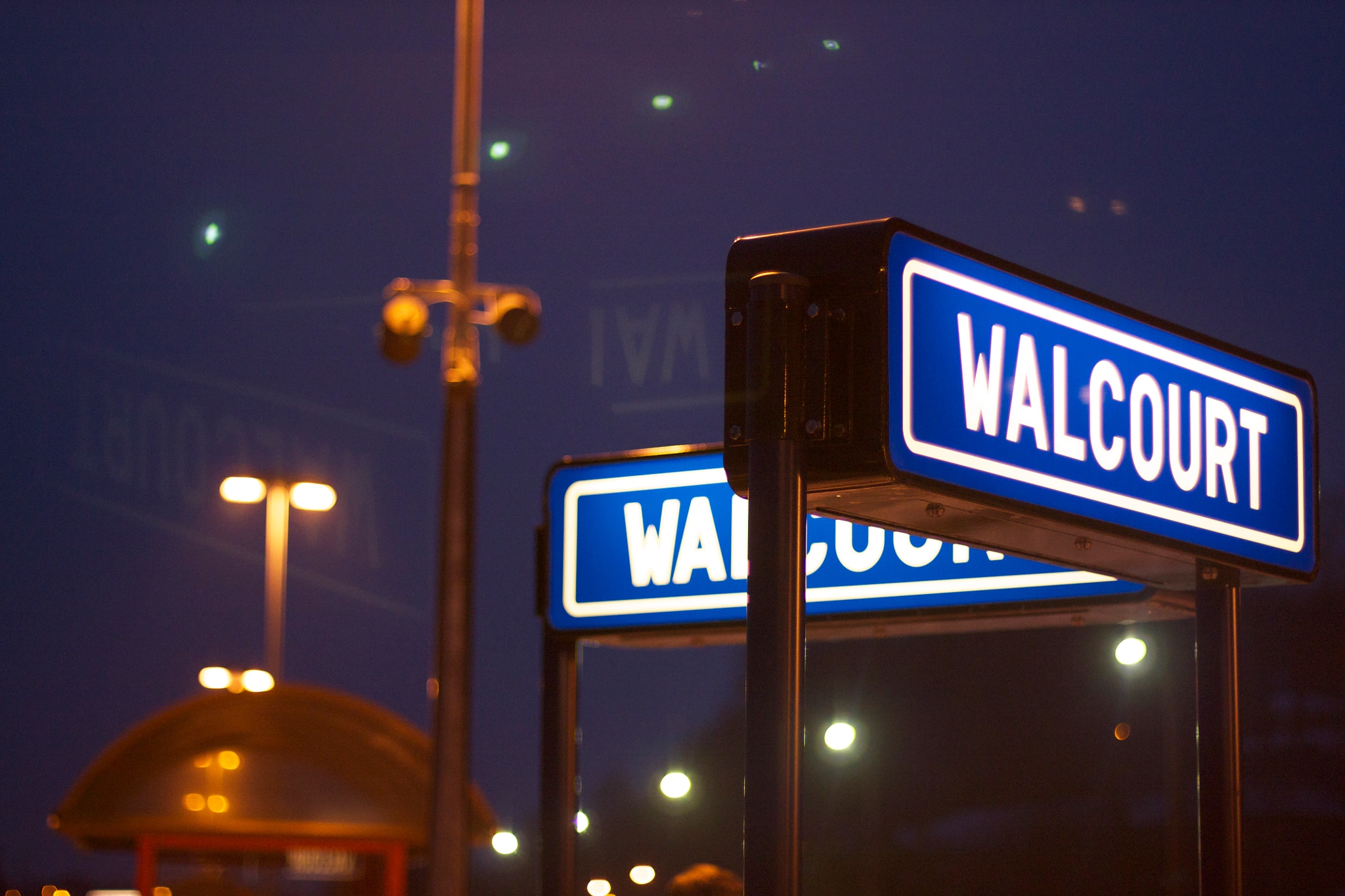 Canon EOS 450D (EOS Rebel XSi / EOS Kiss X2) + Canon EF 50mm F1.4 USM sample photo. Walcourt train station at night photography