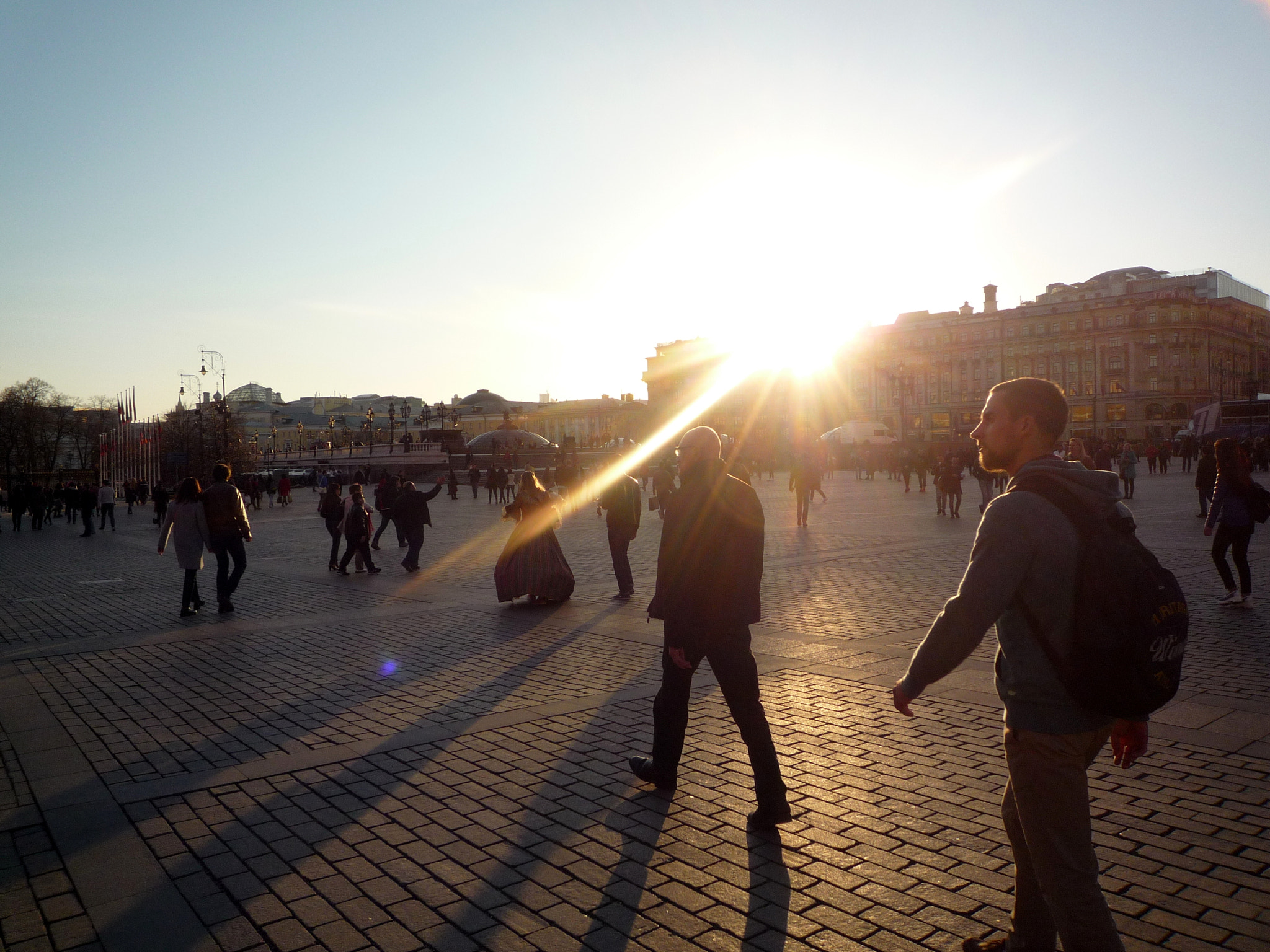Panasonic DMC-FX500 sample photo. People. moscow. sun photography