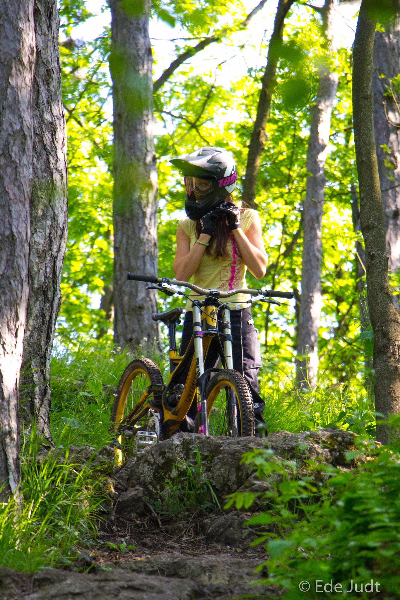 Canon EF-S 18-135mm F3.5-5.6 IS STM sample photo. Beauty of downhill photography