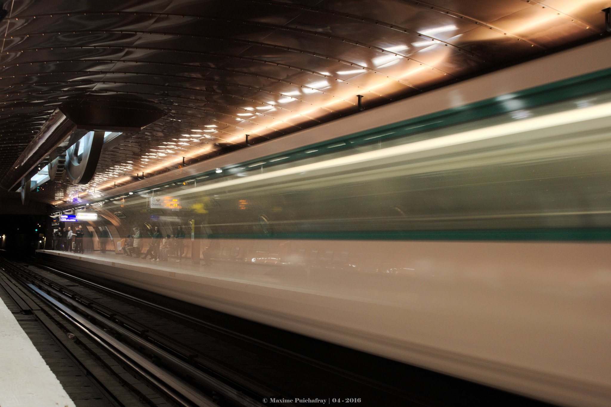 Minolta AF 28-105mm F3.5-4.5 xi sample photo. Underground photography