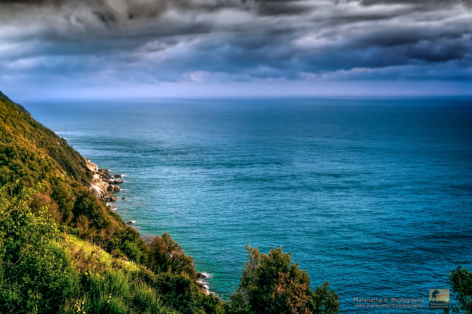 Canon EOS 70D + Sigma 12-24mm F4.5-5.6 EX DG Aspherical HSM sample photo. Ligurian sea from la "mandrella" photography