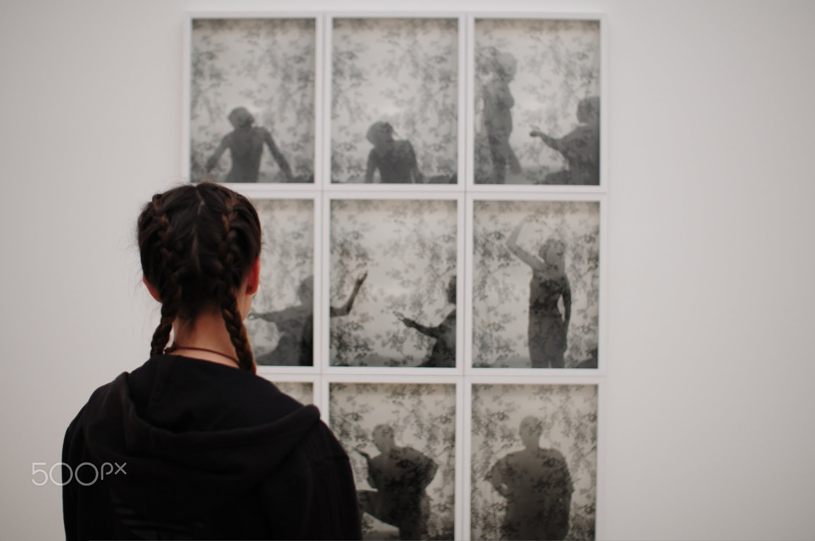 Nikon D300S + Sigma 30mm F1.4 EX DC HSM sample photo. Sharing time at the museum photography