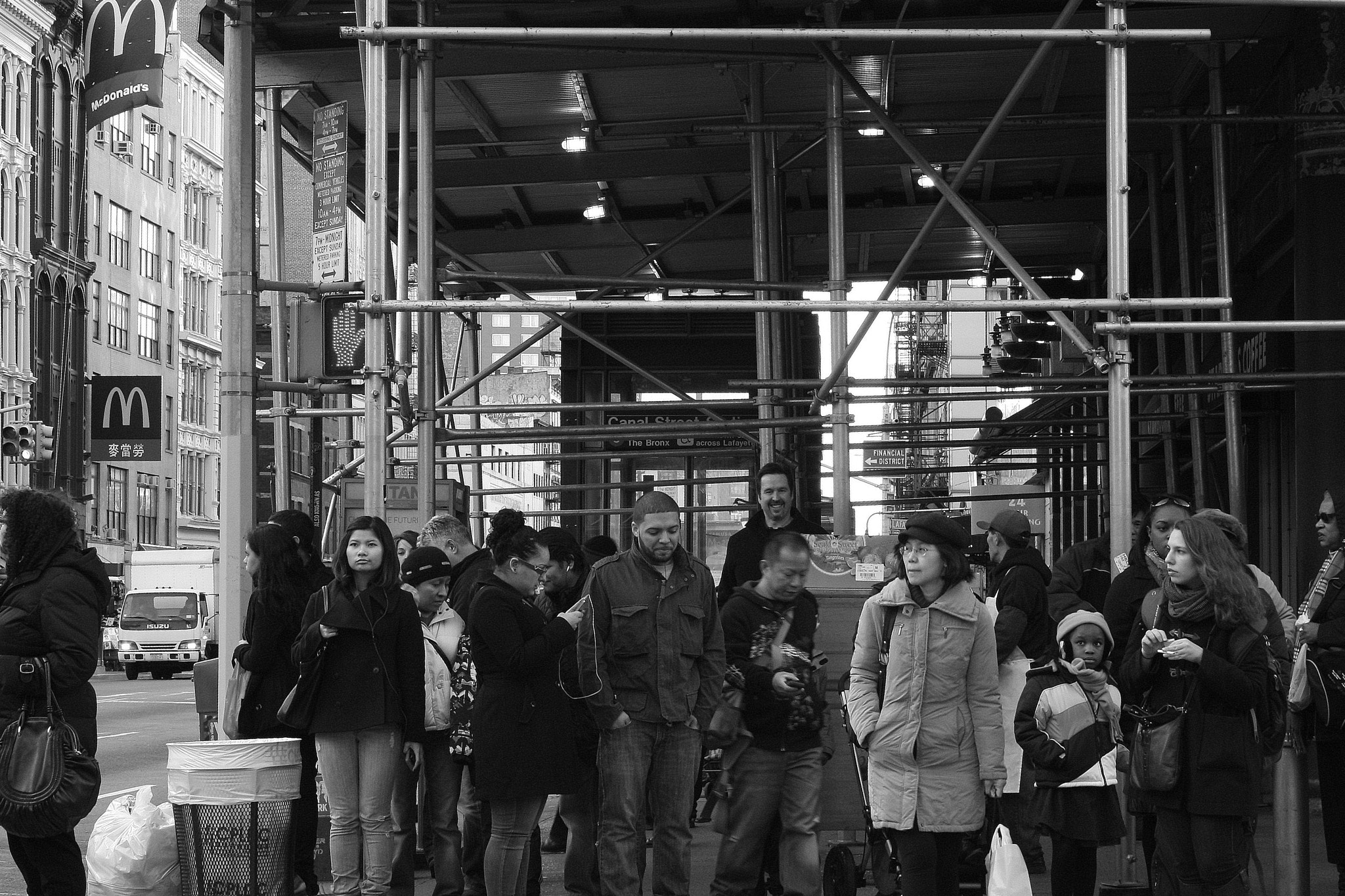 Canon EOS 400D (EOS Digital Rebel XTi / EOS Kiss Digital X) sample photo. Street corner, nyc photography