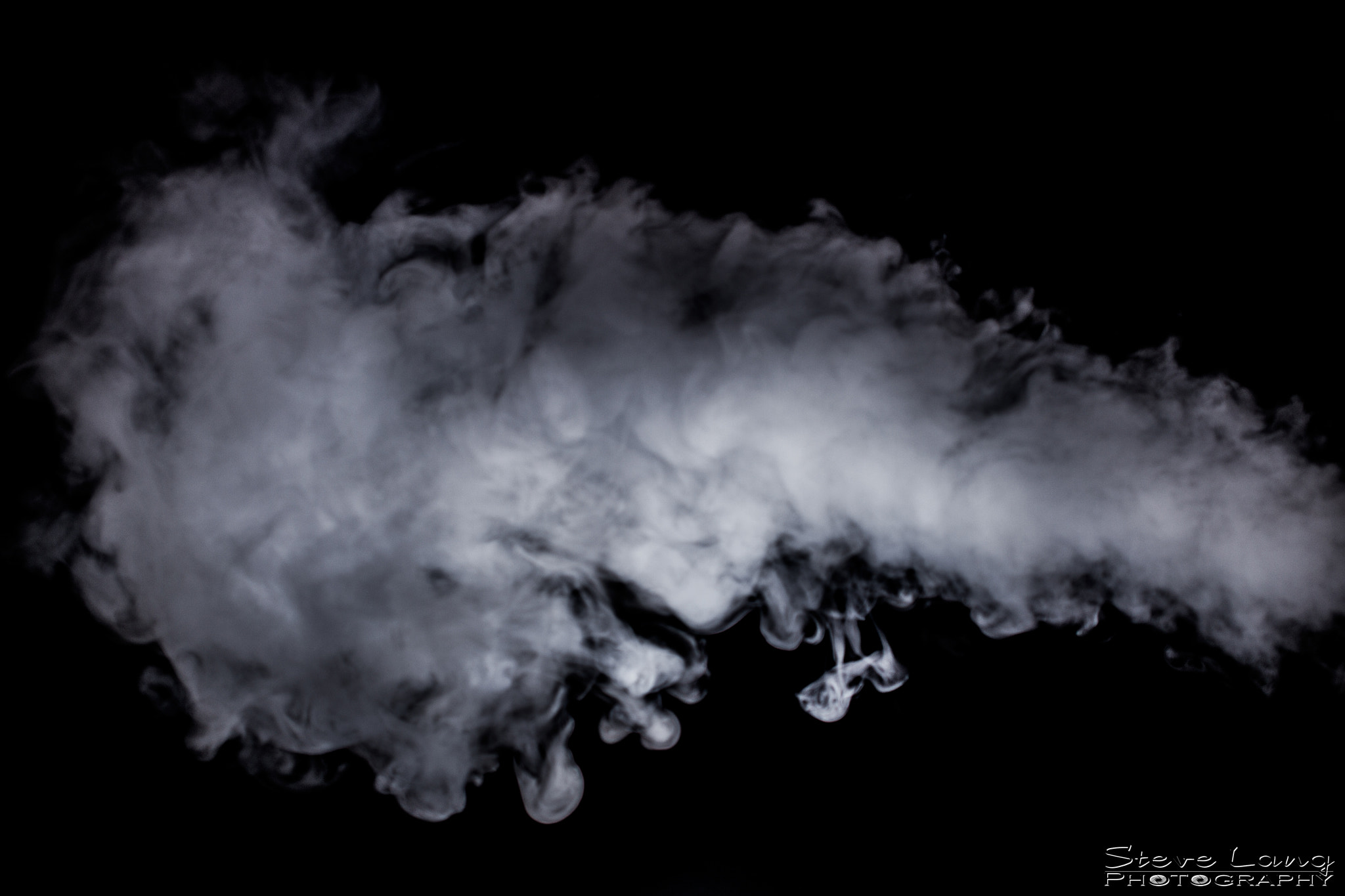 Canon EF 28-80mm f/2.8-4L sample photo. Vape photography