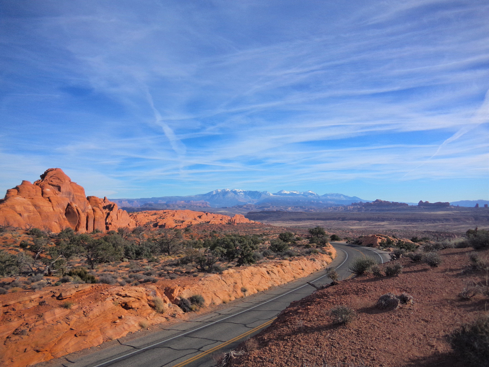 Olympus VH520 sample photo. Drive thru arches national park photography