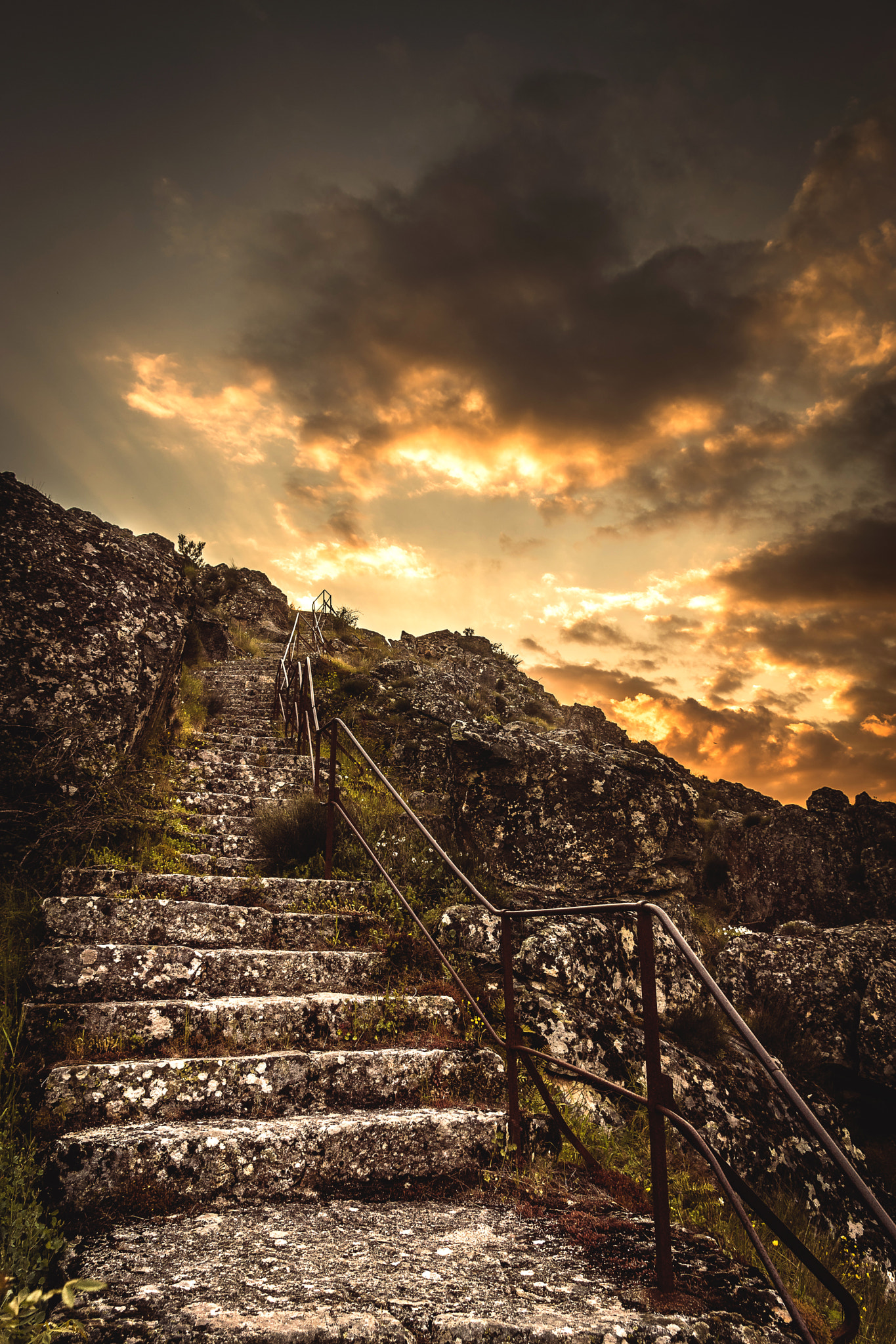 Sony DT 16-105mm F3.5-5.6 sample photo. Sunset at the top of the stairs photography