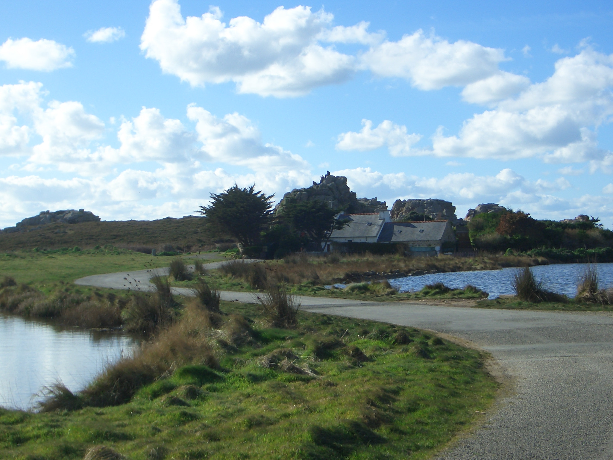 CASIO EX-Z30 sample photo. Bretagne nord photography