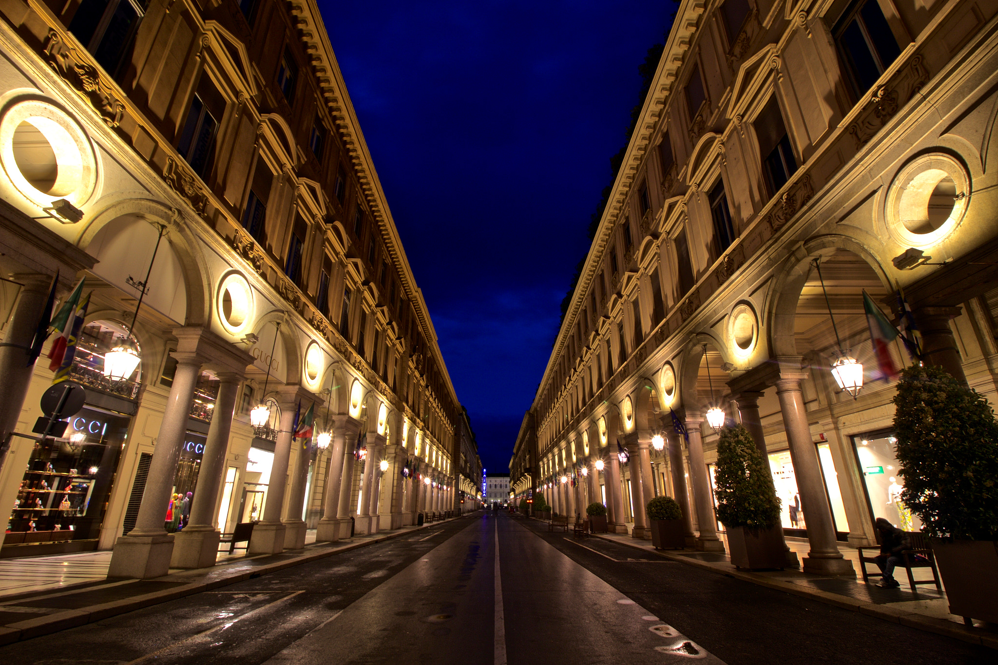 Canon EF-S 10-18mm F4.5–5.6 IS STM sample photo. Symmetric way photography