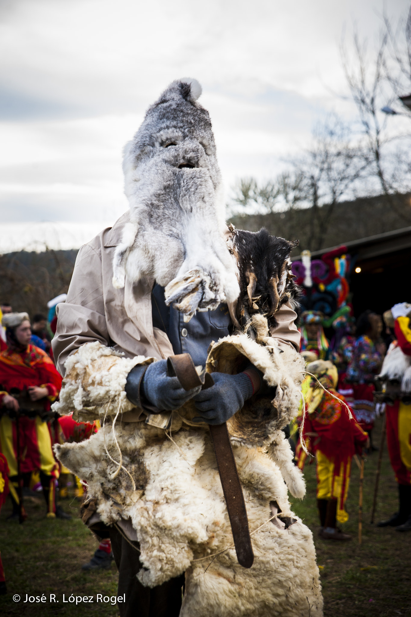 Canon EOS-1Ds Mark III sample photo. Man in the rabbit mask. entroido photography