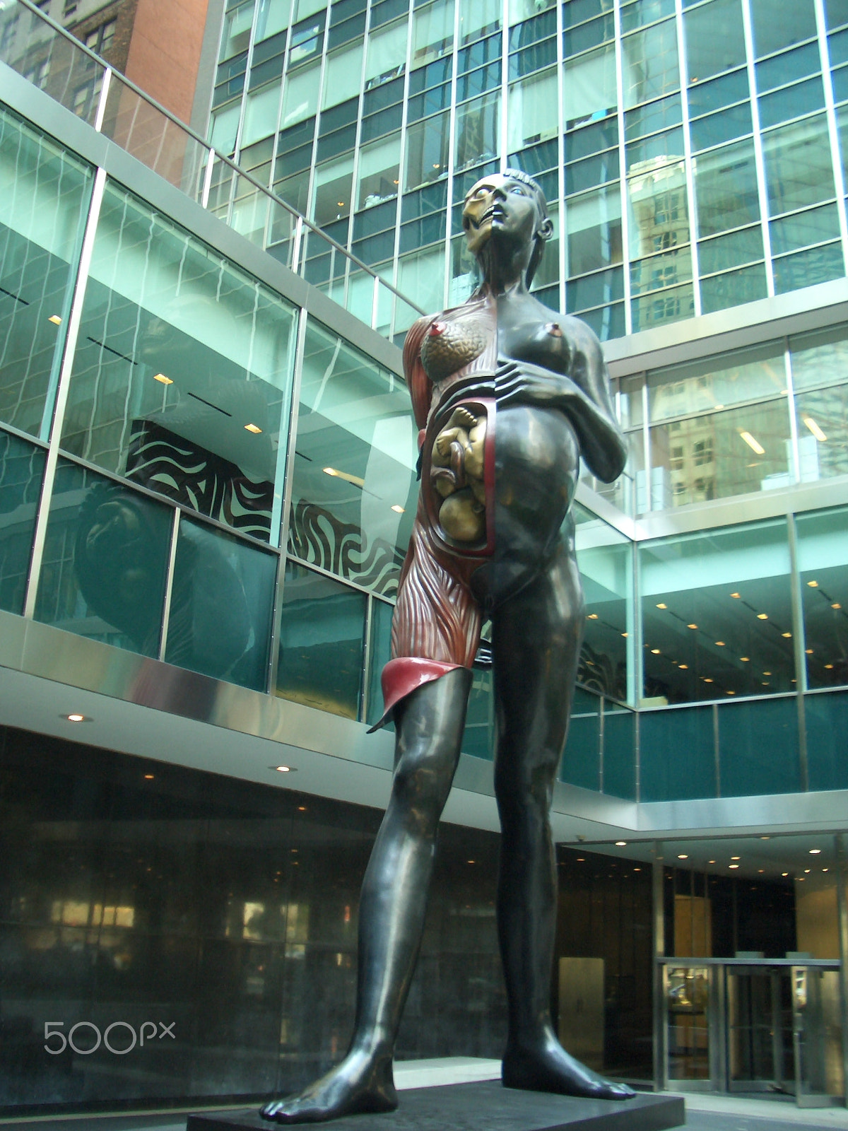 CASIO EX-Z30 sample photo. Statue photography