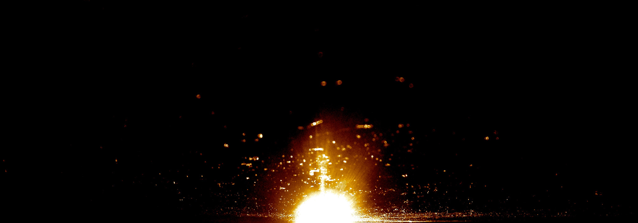 Samsung WB550, WB560 / VLUU WB550 /  HZ15W sample photo. Comet explosion photography