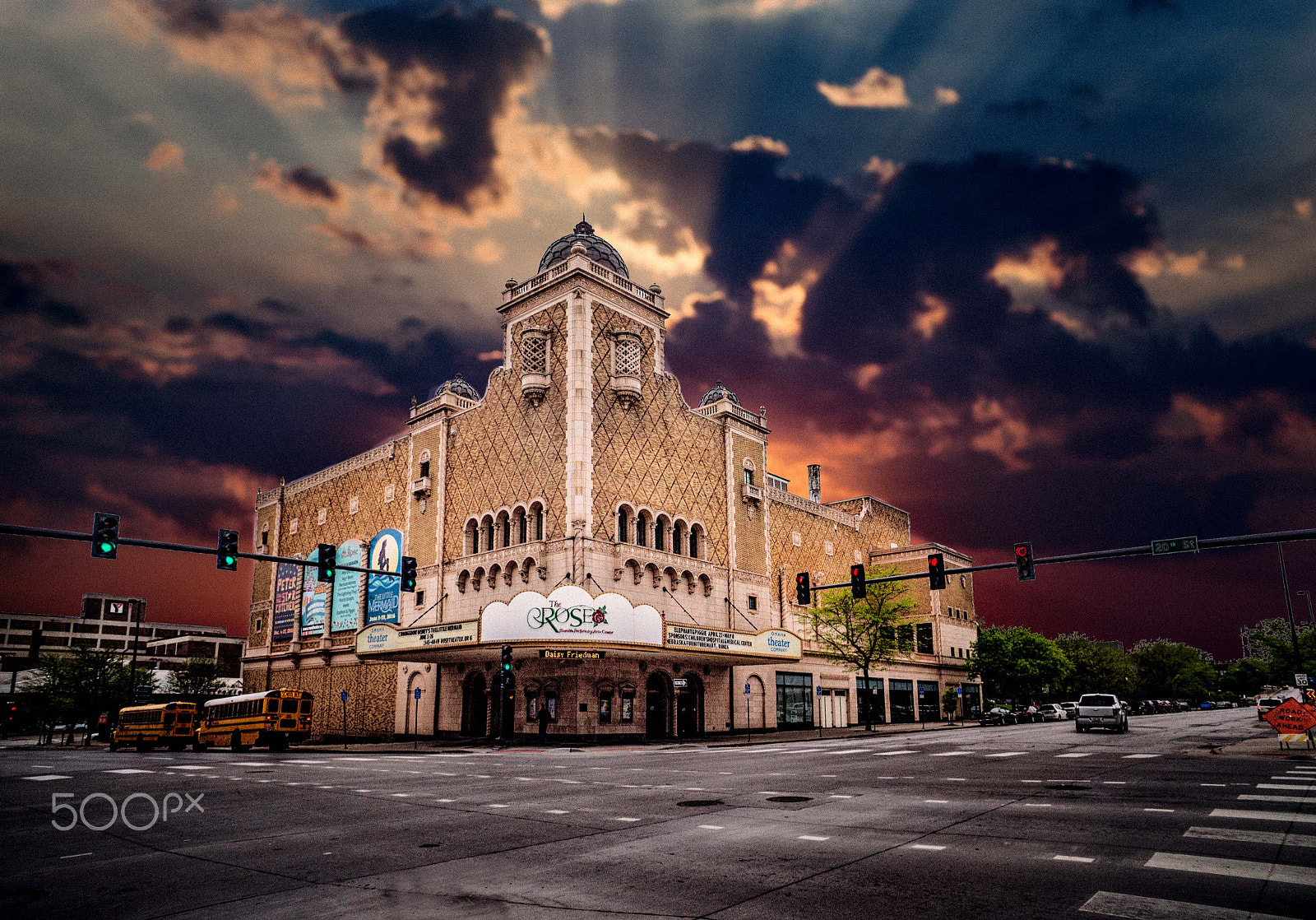 Sony Alpha NEX-3N + Sony E 16mm F2.8 sample photo. The rose theater photography