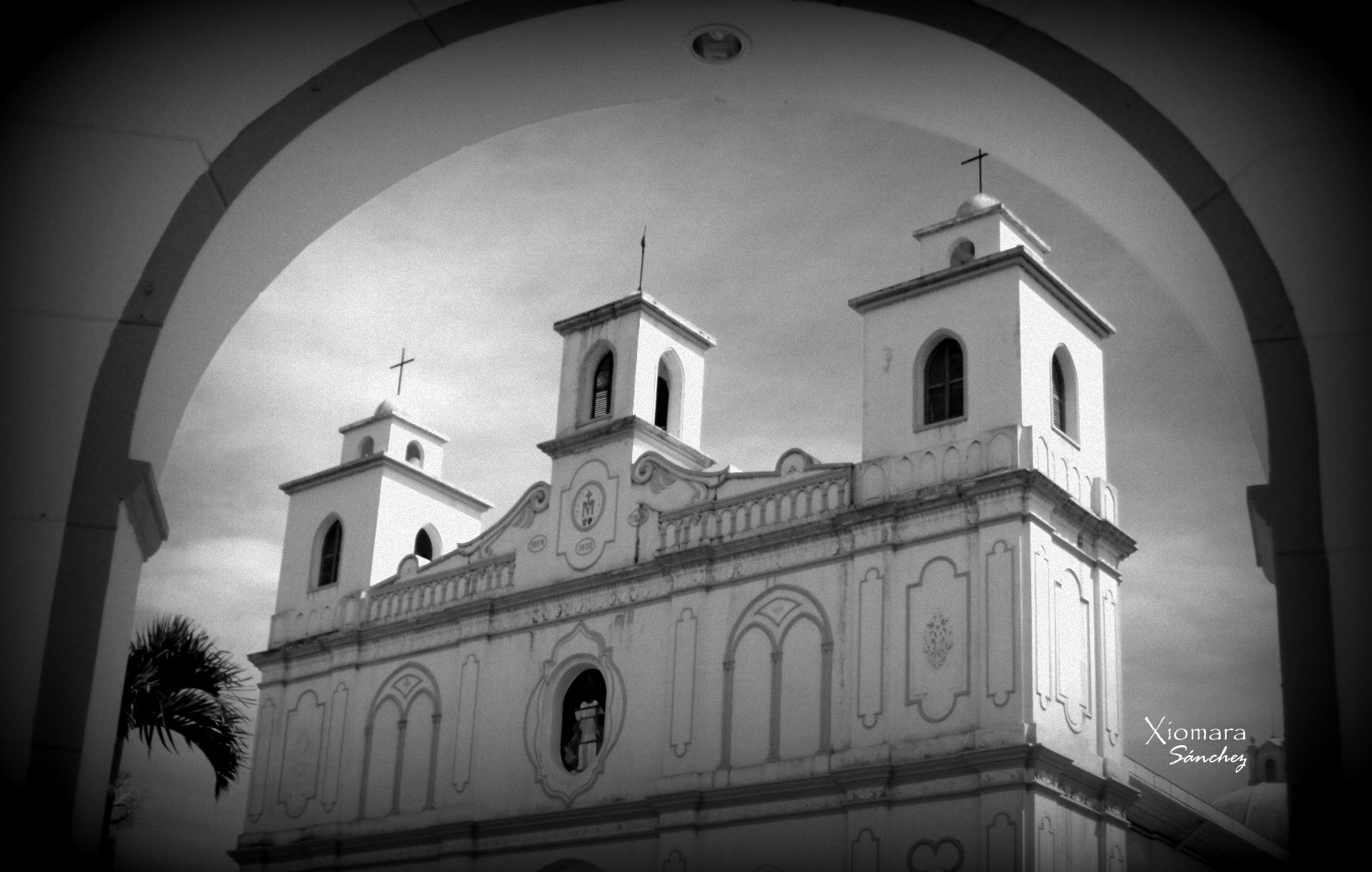 Samsung PL100 /  TL205 / VLUU PL100 /  PL101 sample photo. Iglesia nuestra señora de la asunción, ahuachapán, el salvador photography