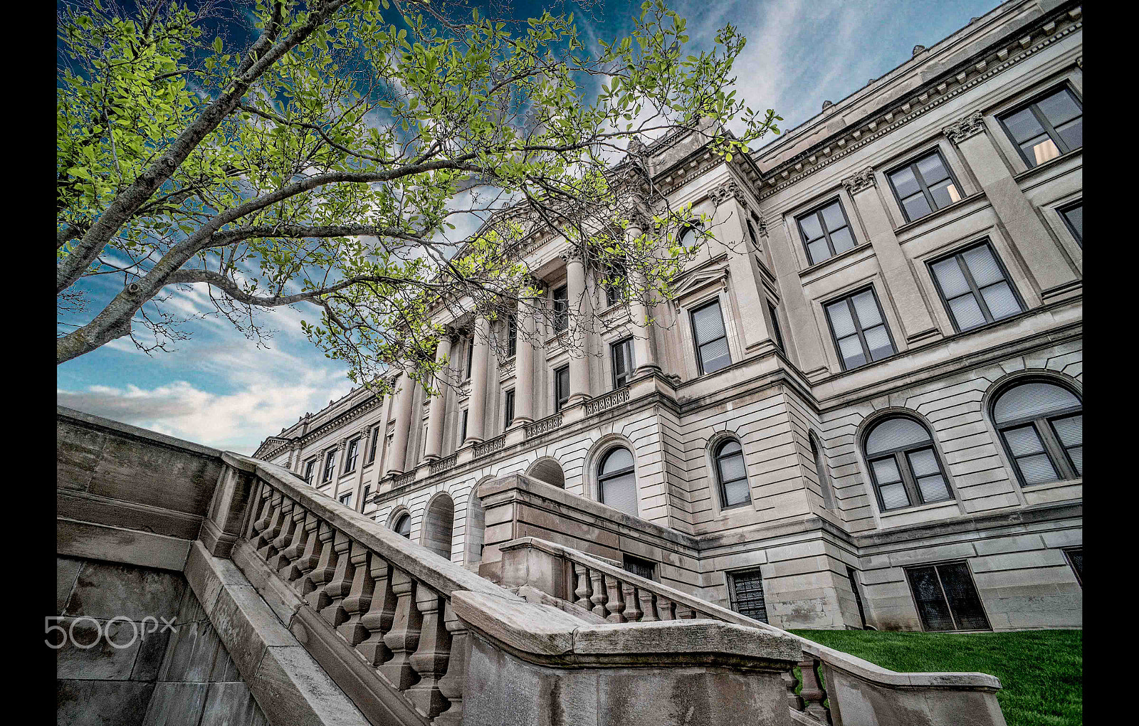 Sony Alpha NEX-3N + Sony E 16mm F2.8 sample photo. Central high school photography