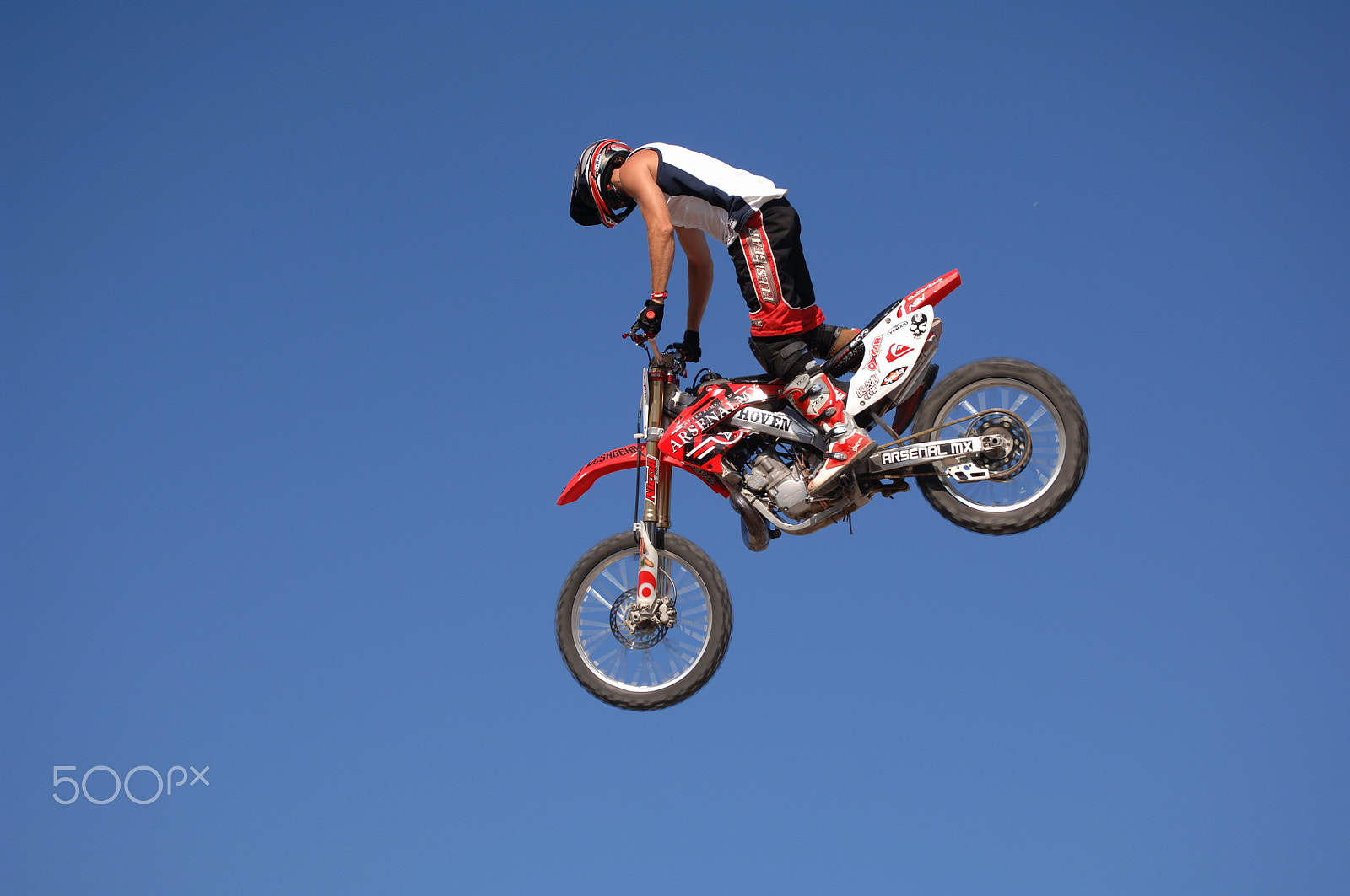 Nikon D2X sample photo. Flying high - beach motorcross photography