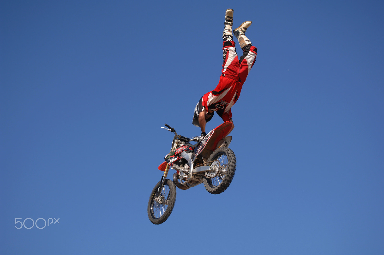 Nikon D2X sample photo. Flying high - beach motorcross photography