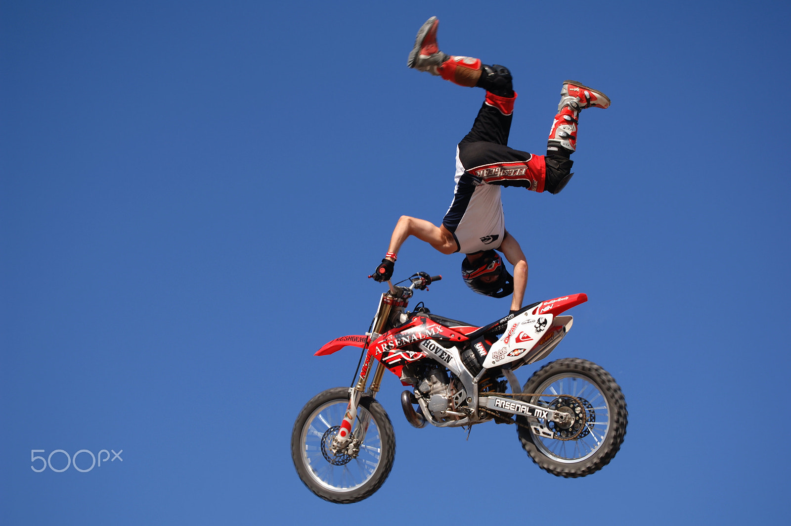 Nikon D2X sample photo. Flying high - beach motorcross photography