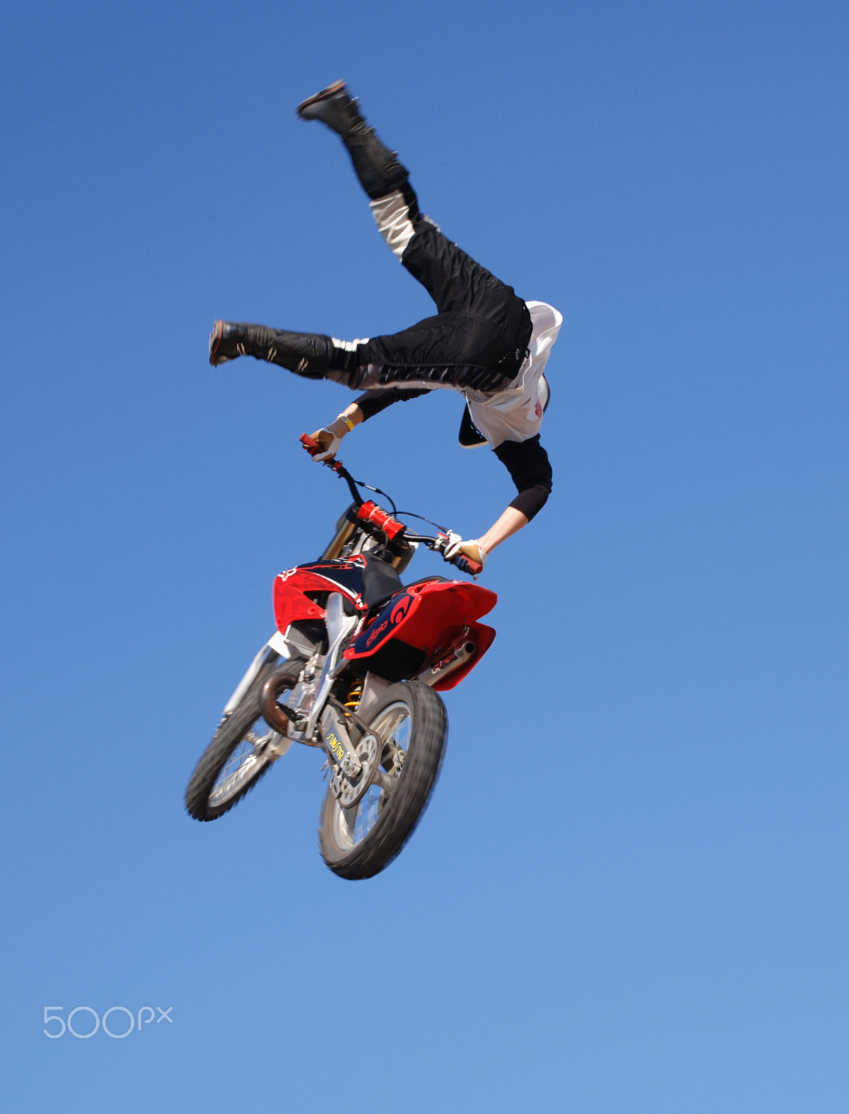 Nikon D2X sample photo. Flying high - beach motorcross photography