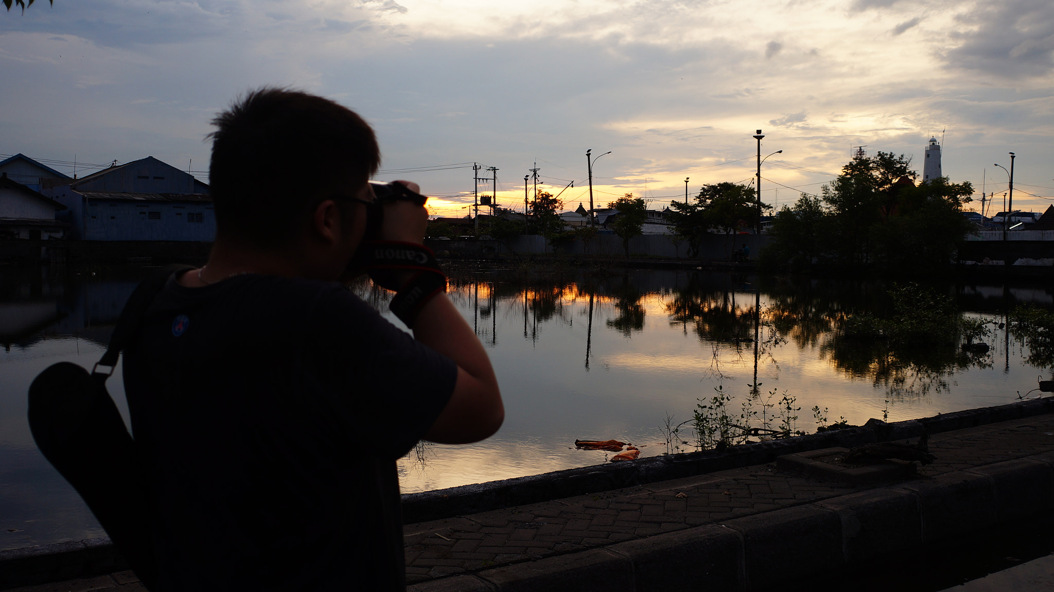 Sony E 18-50mm F4-5.6 sample photo. Sunset silhouette photography