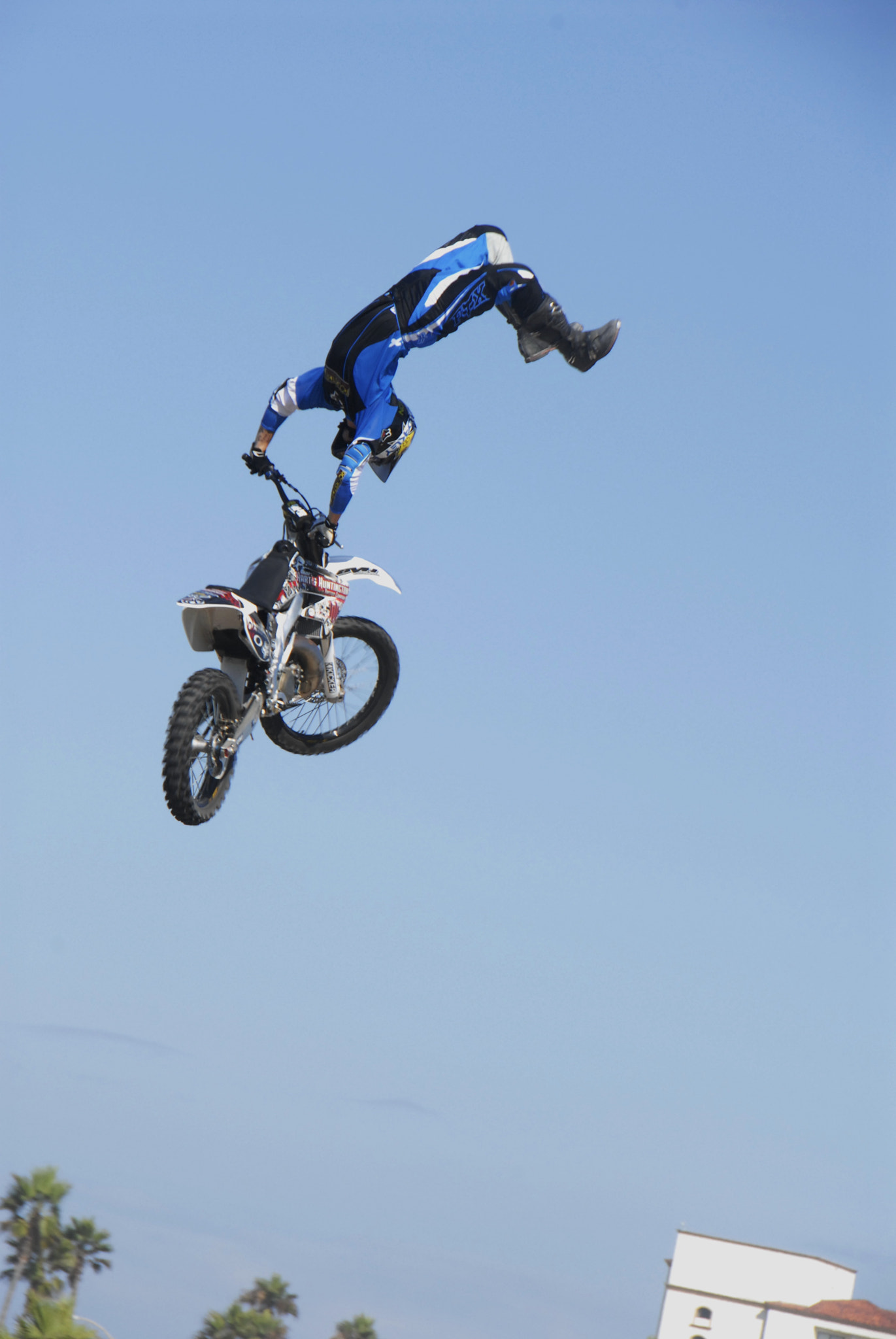 Nikon D200 sample photo. Flying high - bmx photography