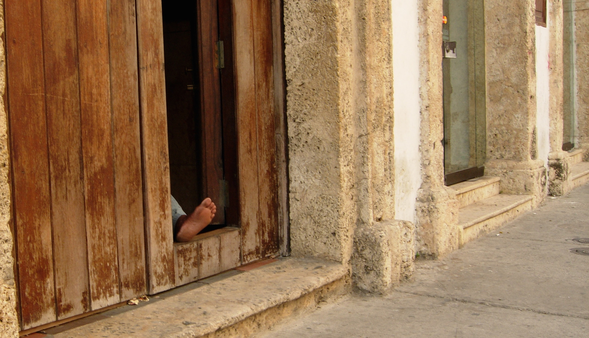 Nikon COOLPIX P3 sample photo. The foot in cartagena photography