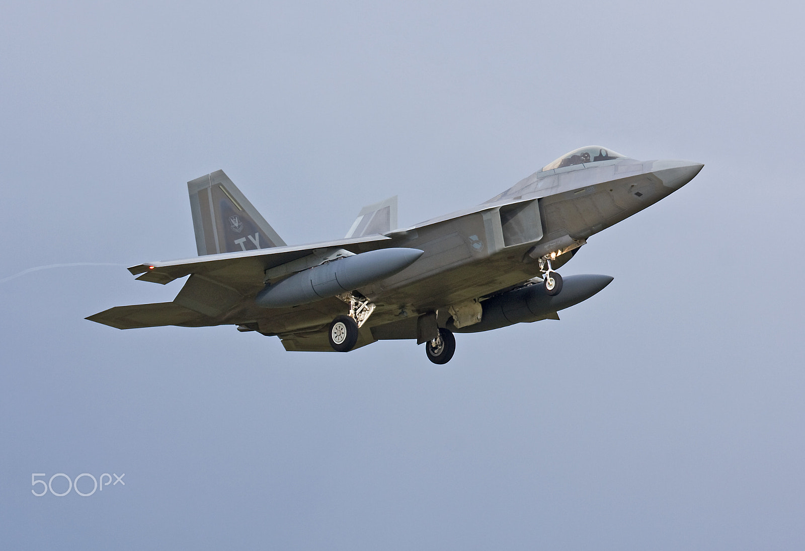 Canon EOS 40D + Canon EF 100-400mm F4.5-5.6L IS USM sample photo. F-22 raptor, 95th fs 'boneheads', 325th fw. photography