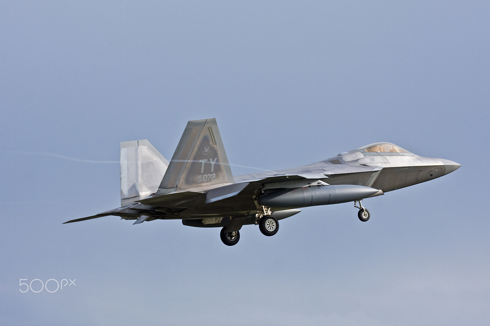 Canon EF 100-400mm F4.5-5.6L IS USM sample photo. F-22 raptor, 95th fs 'boneheads', 325th fw. photography