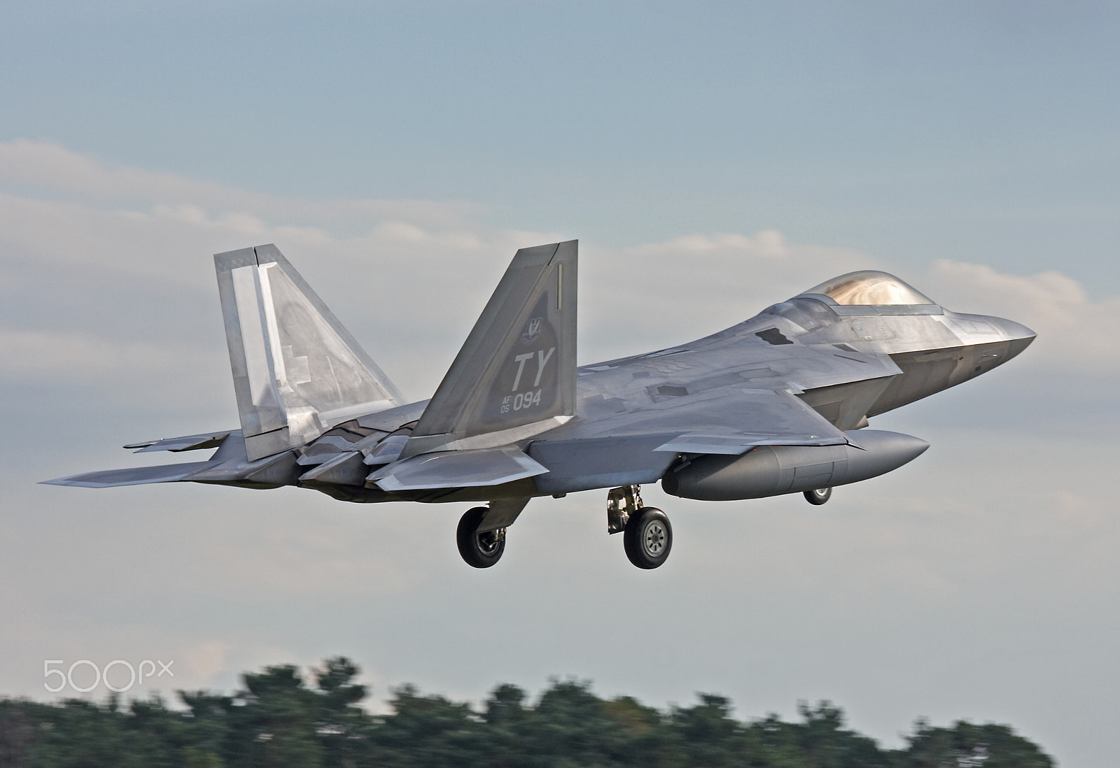 Canon EF 100-400mm F4.5-5.6L IS USM sample photo. F-22 raptor, 95th fs 'boneheads', 325th fw. photography