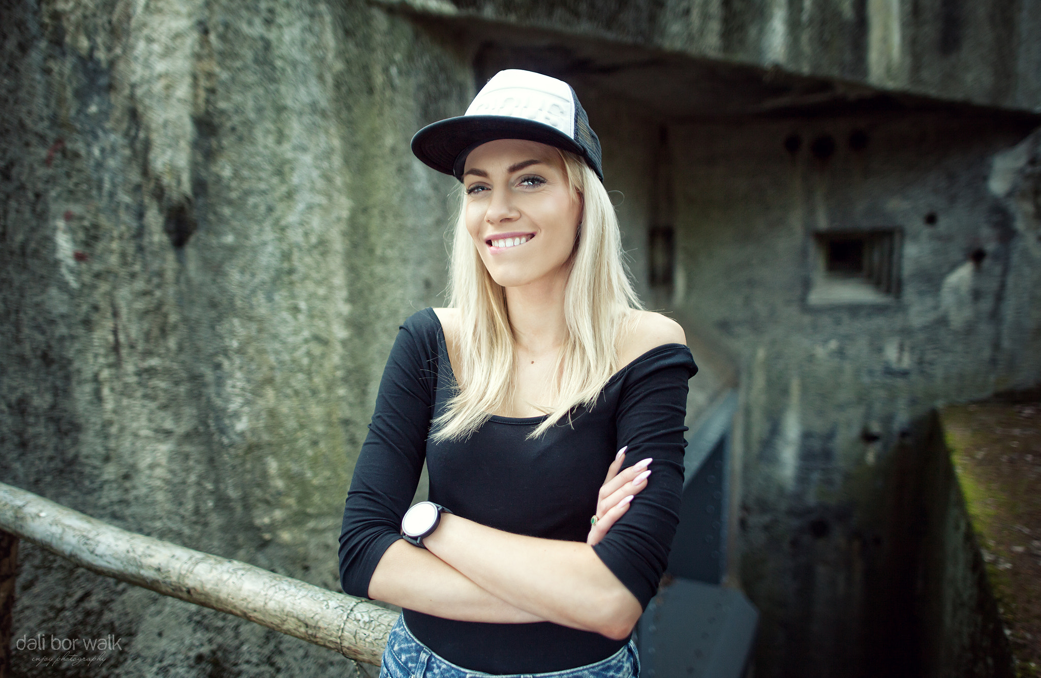 Sigma 24mm f/1.8 DG Macro EX sample photo. Beautiful escape photography