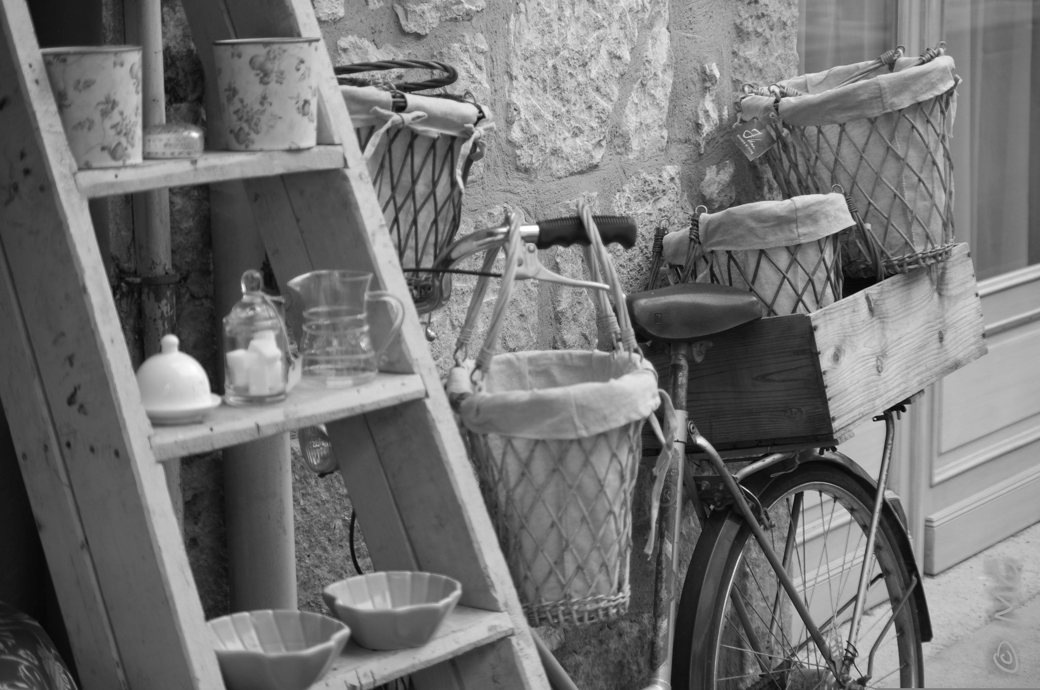 smc PENTAX-DA L 50-200mm F4-5.6 ED sample photo. Vintage street photography